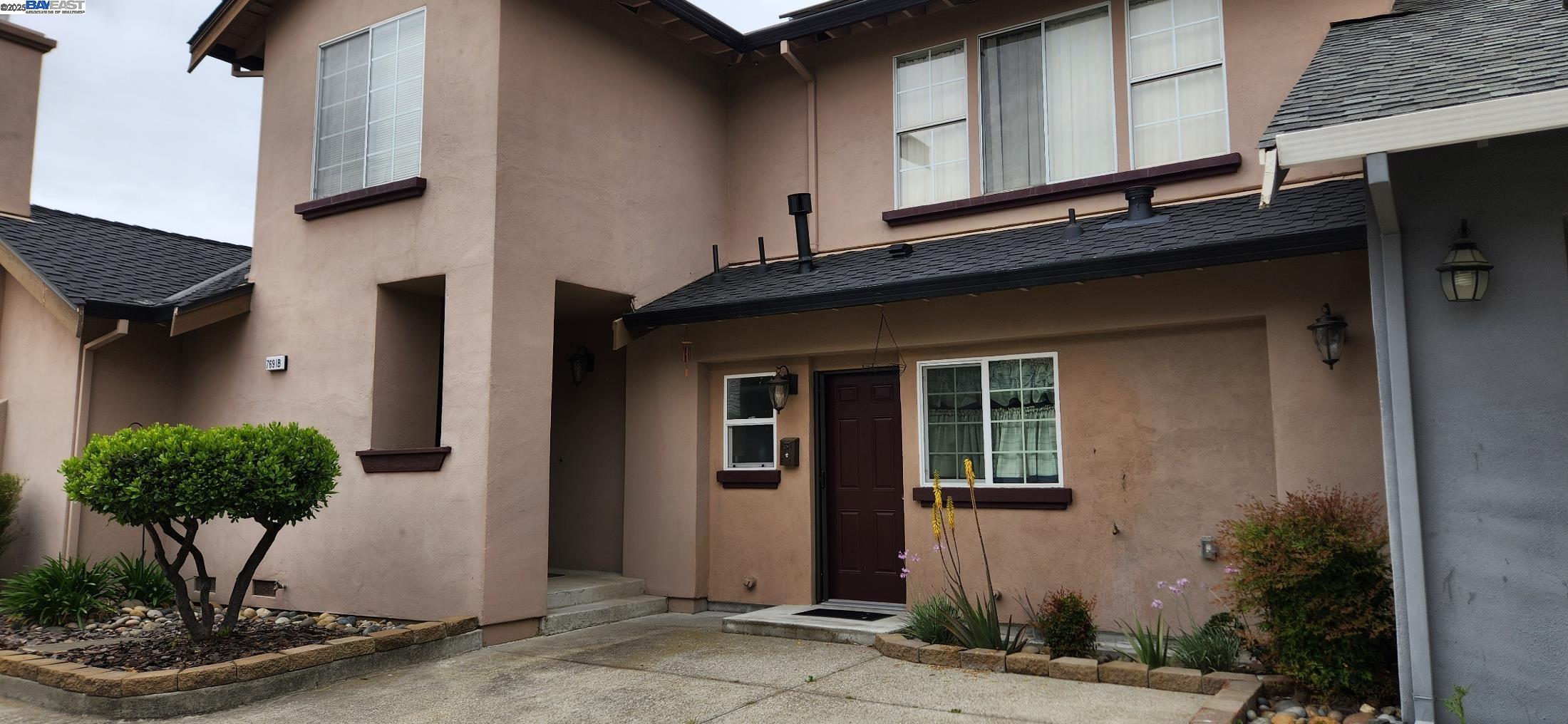 Detail Gallery Image 2 of 22 For 7691 Church #B,  Gilroy,  CA 95020 - 4 Beds | 3/1 Baths