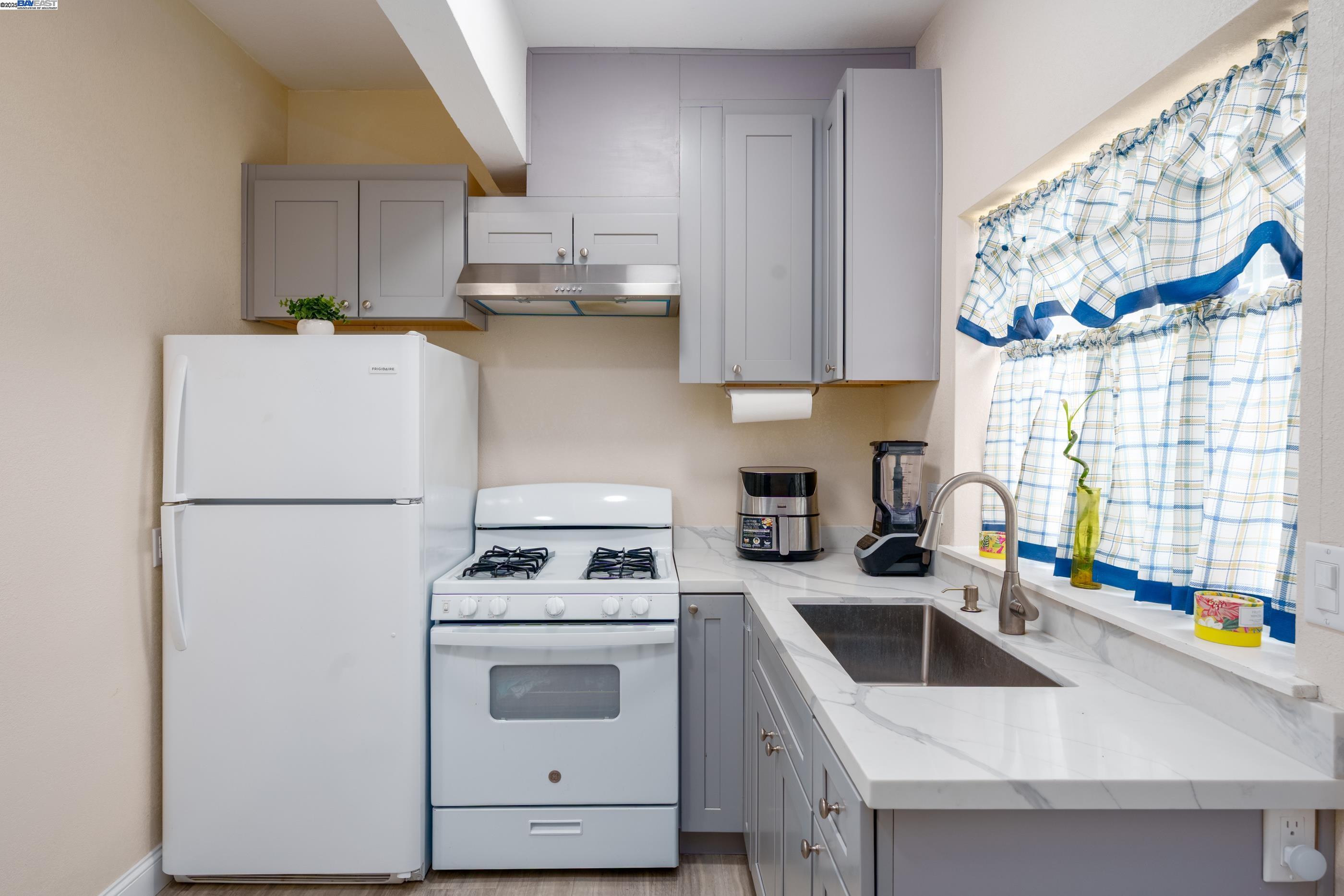 Detail Gallery Image 18 of 22 For 7691 Church #B,  Gilroy,  CA 95020 - 4 Beds | 3/1 Baths