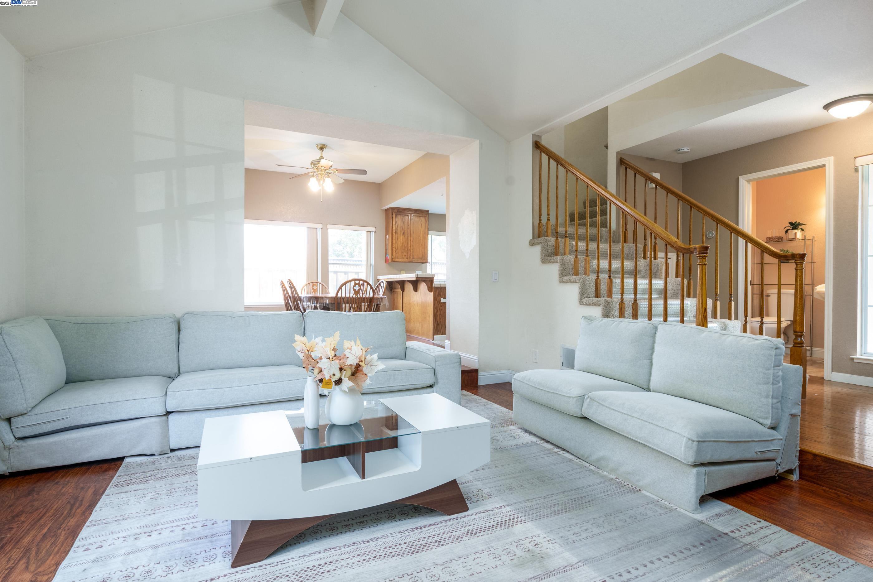 Detail Gallery Image 6 of 22 For 7691 Church #B,  Gilroy,  CA 95020 - 4 Beds | 3/1 Baths