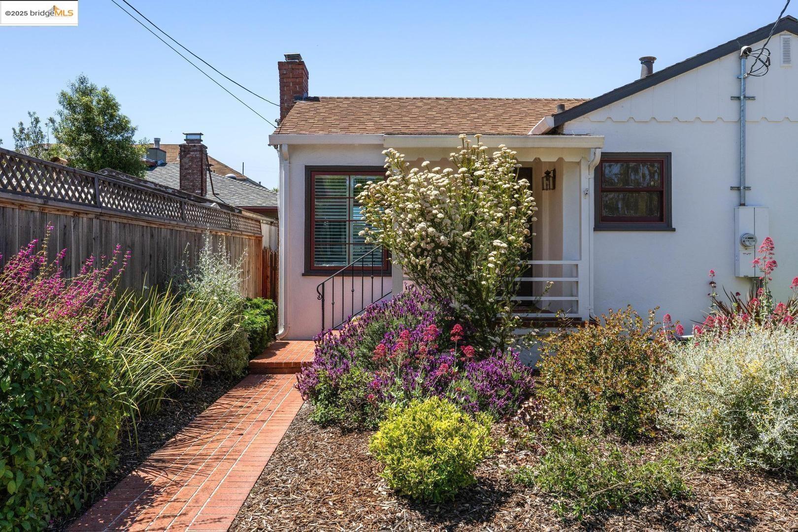 Detail Gallery Image 3 of 45 For 2838 Fillmore St, Alameda,  CA 94501 - 1 Beds | 1 Baths