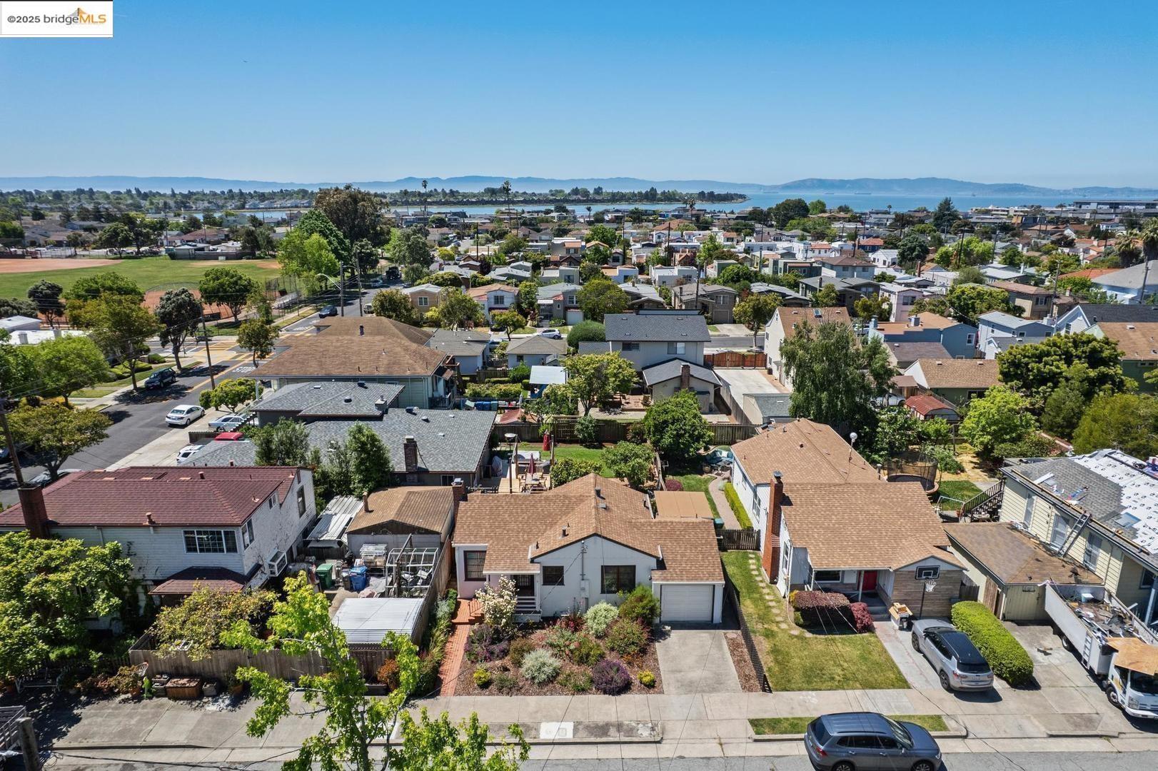 Detail Gallery Image 3 of 44 For 2838 Fillmore St, Alameda,  CA 94501 - 1 Beds | 1 Baths
