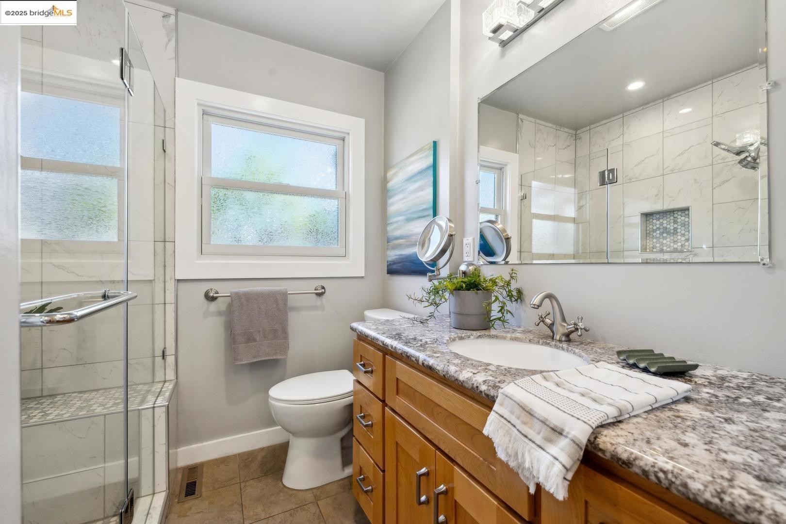 Detail Gallery Image 31 of 44 For 2838 Fillmore St, Alameda,  CA 94501 - 1 Beds | 1 Baths