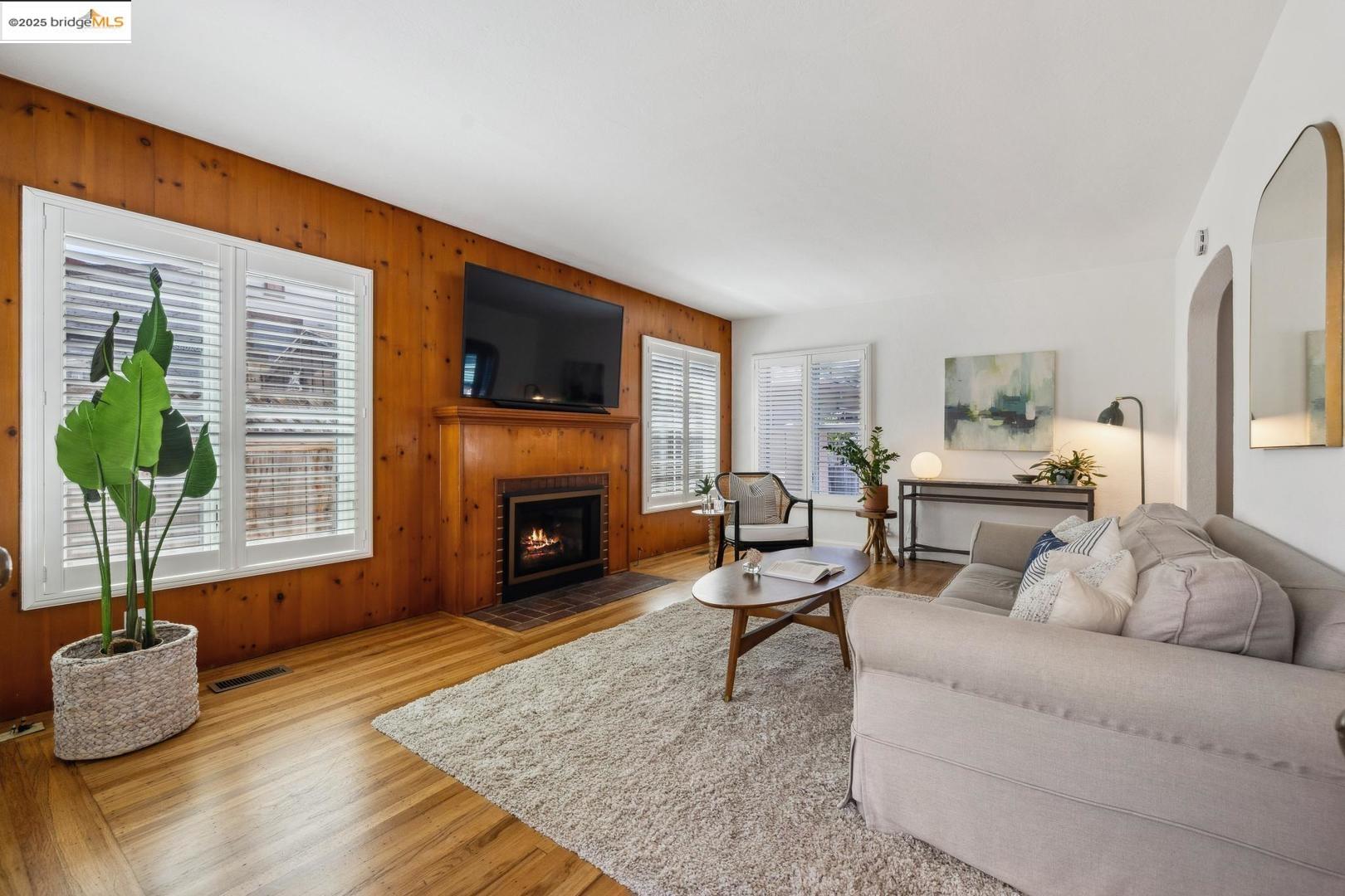 Detail Gallery Image 6 of 44 For 2838 Fillmore St, Alameda,  CA 94501 - 1 Beds | 1 Baths