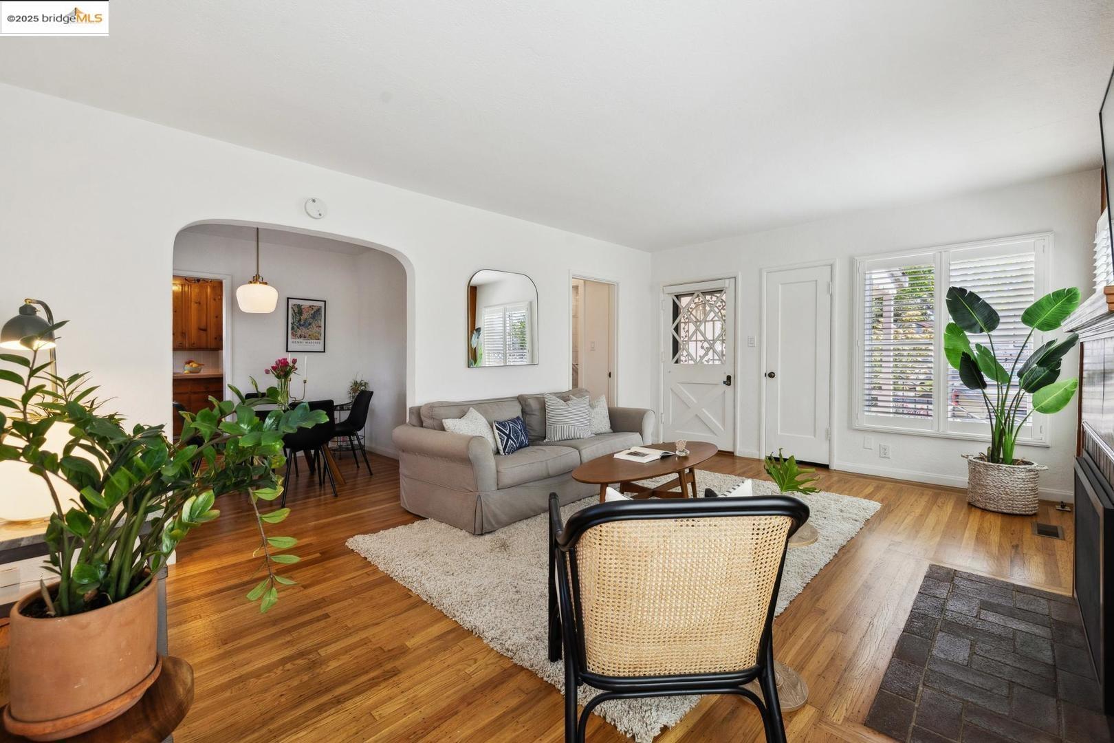 Detail Gallery Image 8 of 44 For 2838 Fillmore St, Alameda,  CA 94501 - 1 Beds | 1 Baths