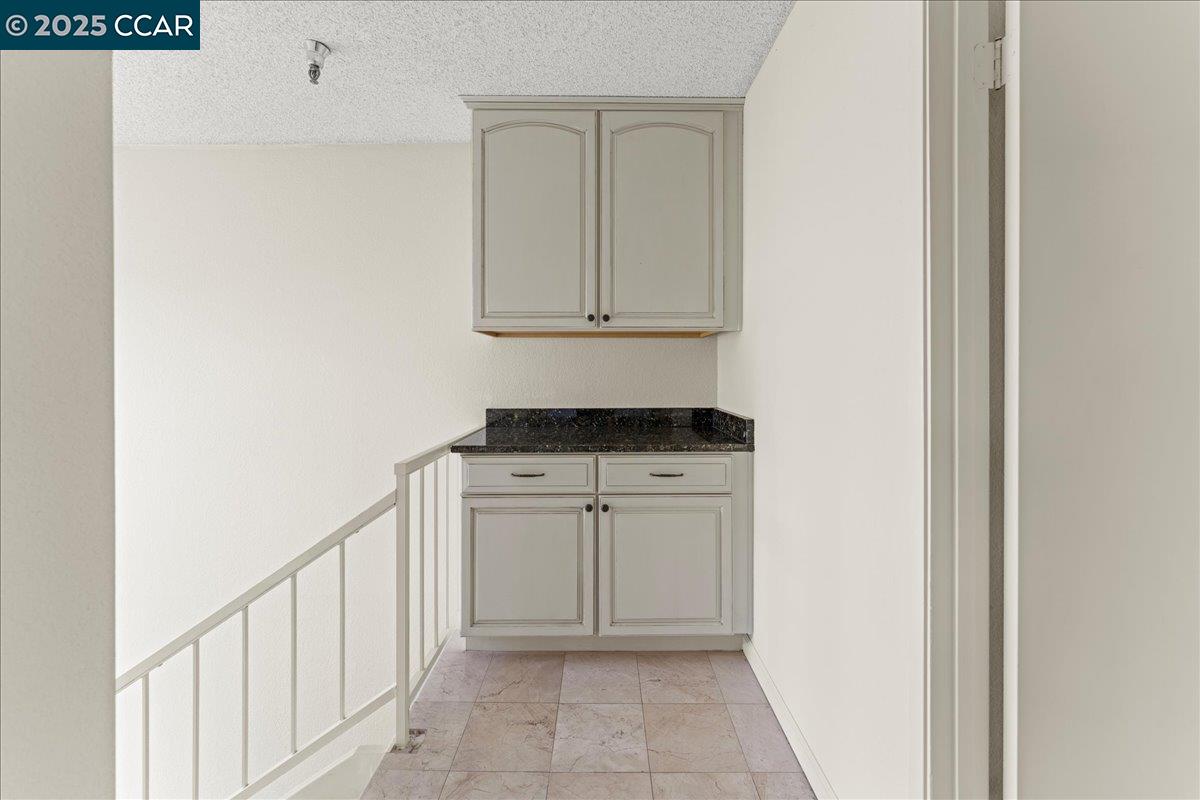 Detail Gallery Image 20 of 36 For 2121 Vale Rd #31,  San Pablo,  CA 94806 - 3 Beds | 3 Baths