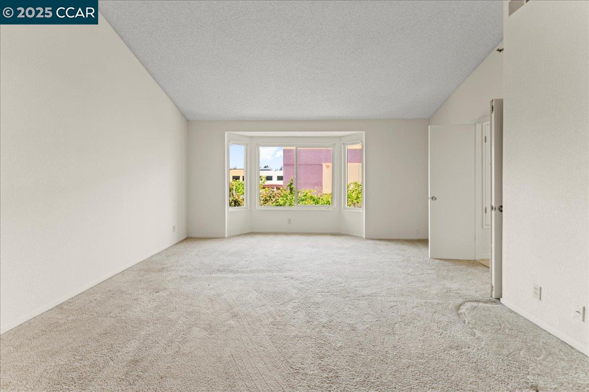 Detail Gallery Image 23 of 36 For 2121 Vale Rd #31,  San Pablo,  CA 94806 - 3 Beds | 3 Baths