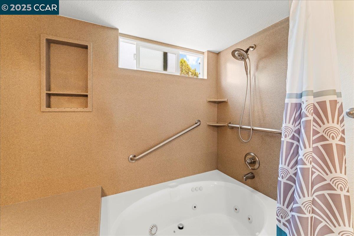 Detail Gallery Image 25 of 36 For 2121 Vale Rd #31,  San Pablo,  CA 94806 - 3 Beds | 3 Baths
