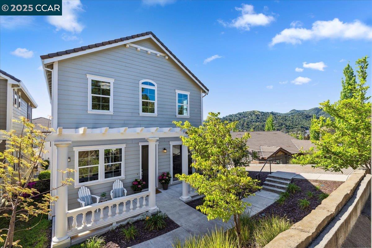 Detail Gallery Image 1 of 52 For 38 Citron Knoll, Orinda,  CA 94563 - 5 Beds | 3 Baths