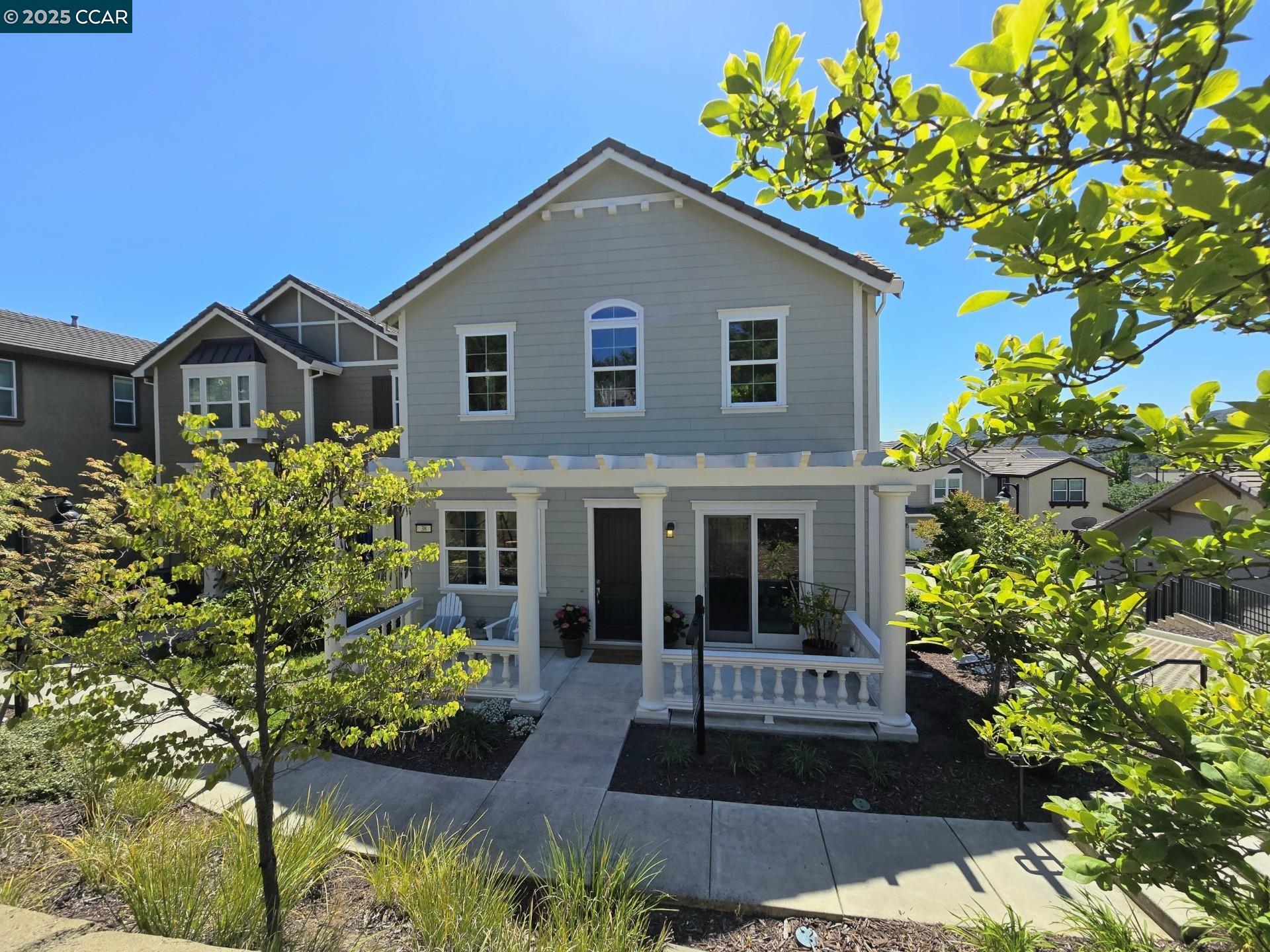 Detail Gallery Image 2 of 52 For 38 Citron Knoll, Orinda,  CA 94563 - 5 Beds | 3 Baths