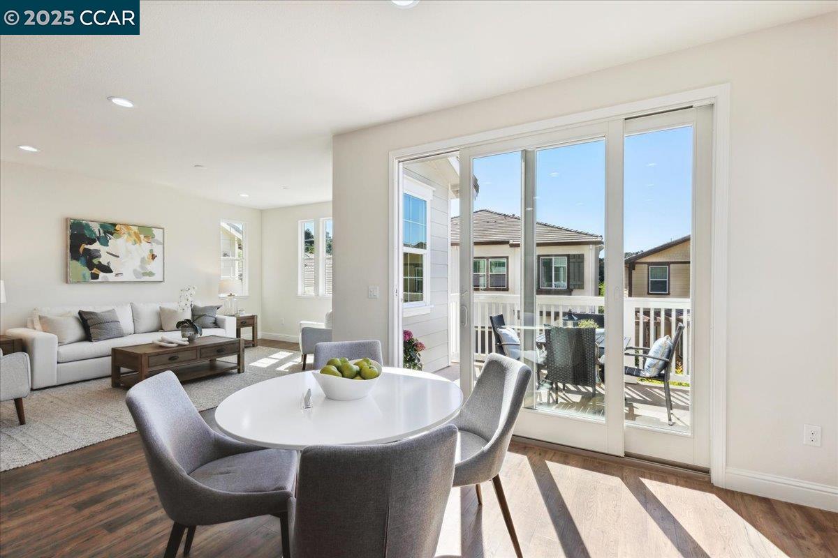 Detail Gallery Image 13 of 52 For 38 Citron Knoll, Orinda,  CA 94563 - 5 Beds | 3 Baths