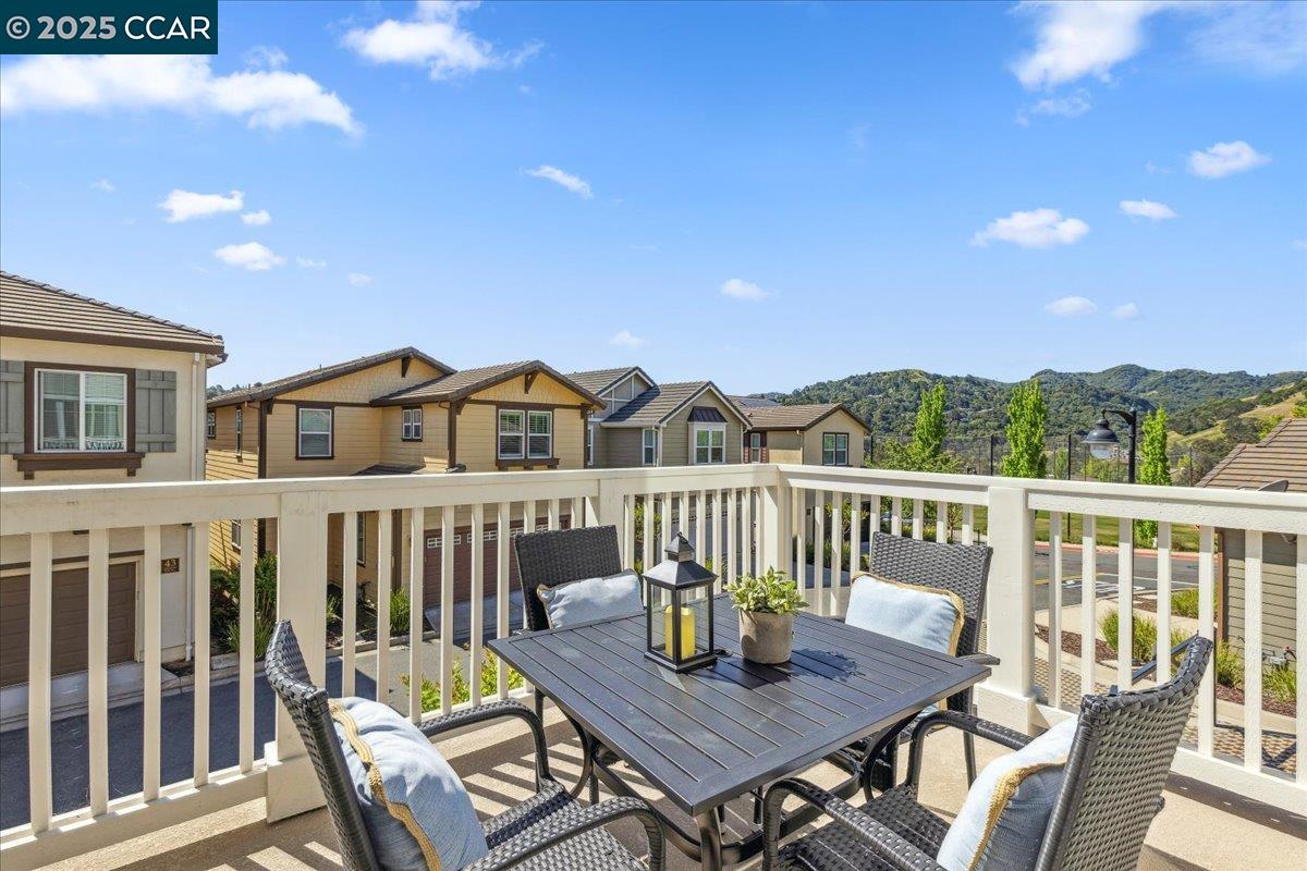 Detail Gallery Image 19 of 52 For 38 Citron Knoll, Orinda,  CA 94563 - 5 Beds | 3 Baths