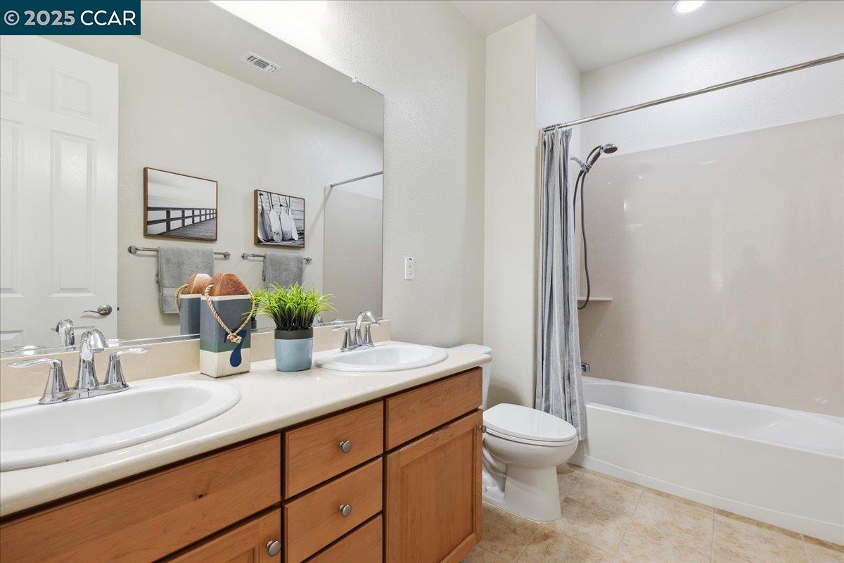 Detail Gallery Image 26 of 52 For 38 Citron Knoll, Orinda,  CA 94563 - 5 Beds | 3 Baths