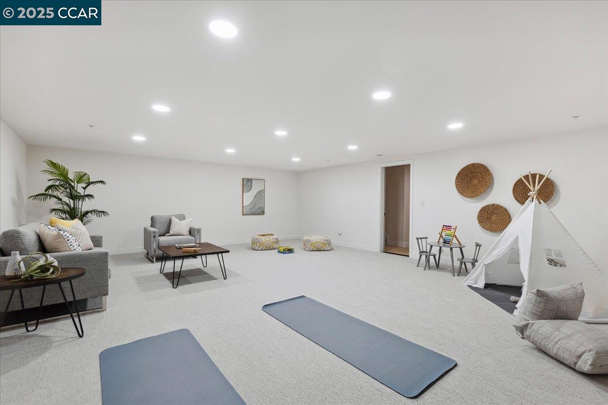 Detail Gallery Image 31 of 52 For 38 Citron Knoll, Orinda,  CA 94563 - 5 Beds | 3 Baths