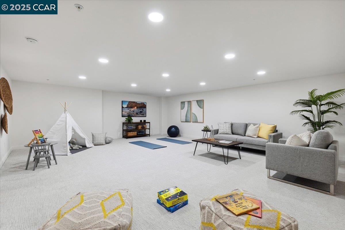 Detail Gallery Image 33 of 52 For 38 Citron Knoll, Orinda,  CA 94563 - 5 Beds | 3 Baths