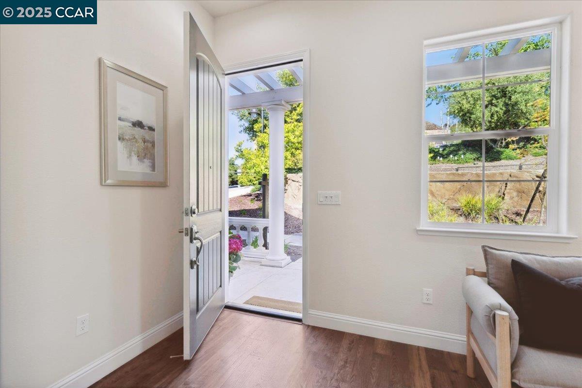 Detail Gallery Image 5 of 52 For 38 Citron Knoll, Orinda,  CA 94563 - 5 Beds | 3 Baths
