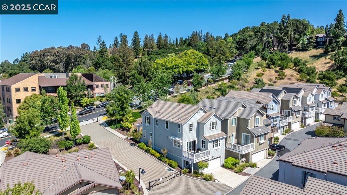 Detail Gallery Image 42 of 52 For 38 Citron Knoll, Orinda,  CA 94563 - 5 Beds | 3 Baths