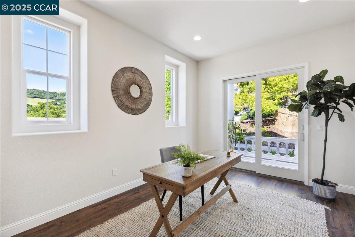 Detail Gallery Image 7 of 52 For 38 Citron Knoll, Orinda,  CA 94563 - 5 Beds | 3 Baths