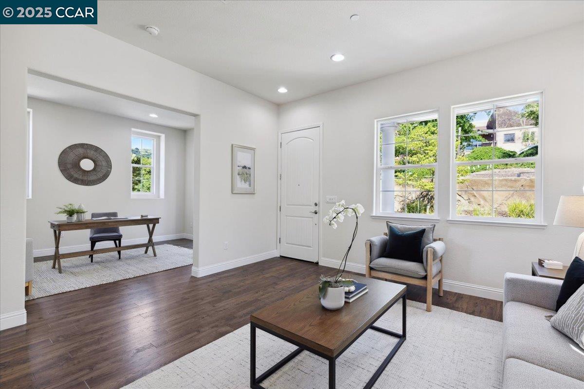 Detail Gallery Image 8 of 52 For 38 Citron Knoll, Orinda,  CA 94563 - 5 Beds | 3 Baths