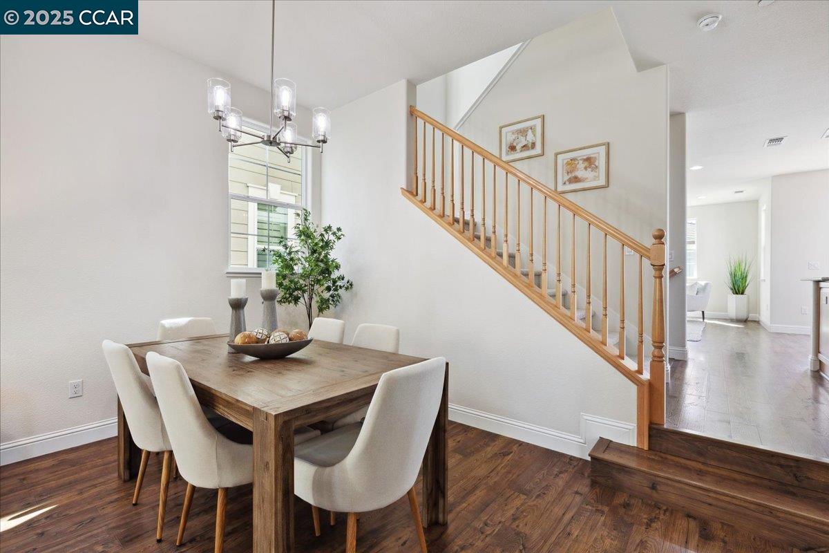 Detail Gallery Image 10 of 52 For 38 Citron Knoll, Orinda,  CA 94563 - 5 Beds | 3 Baths