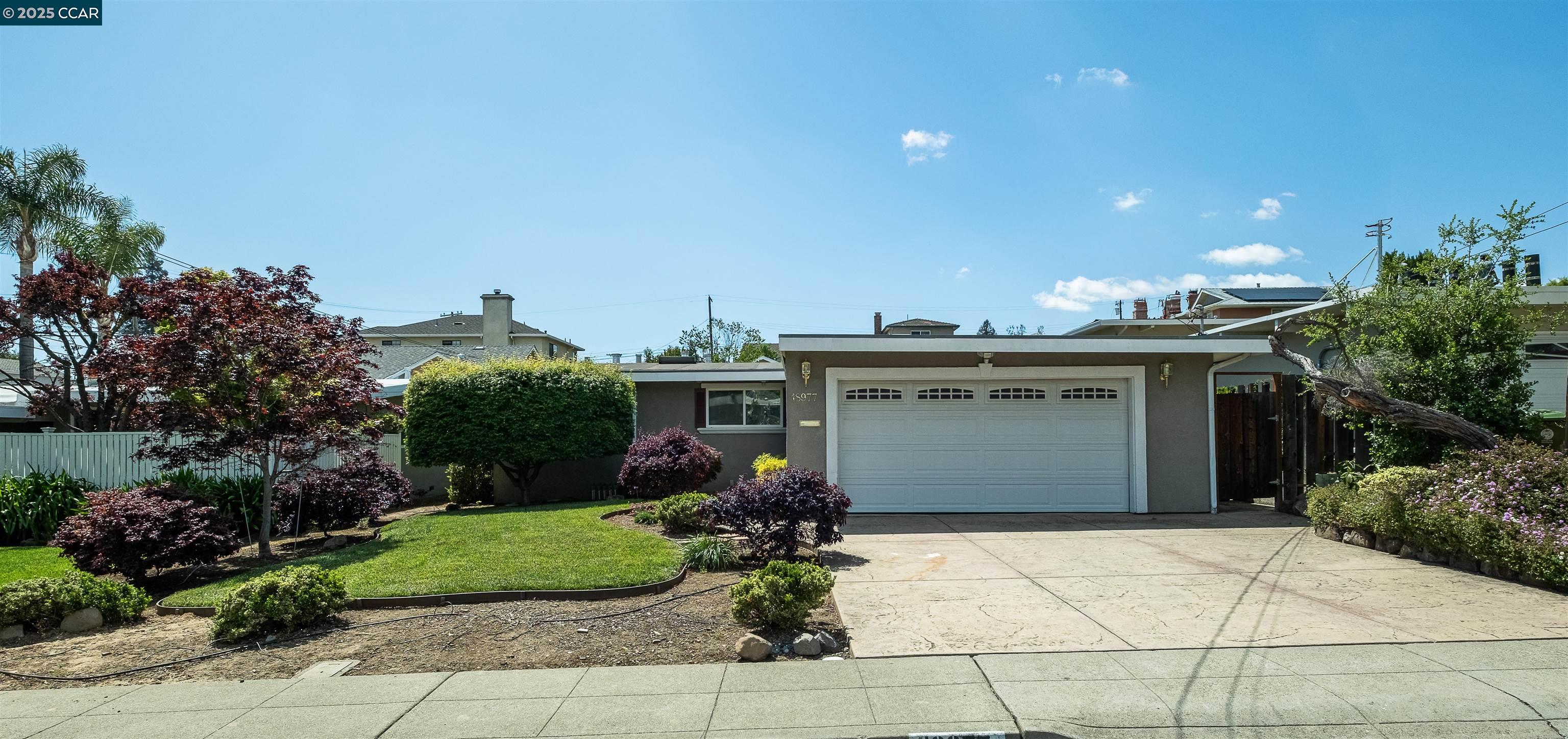 Detail Gallery Image 1 of 41 For 18977 Thornbury Ave, Castro Valley,  CA 94546-3156 - 3 Beds | 2 Baths