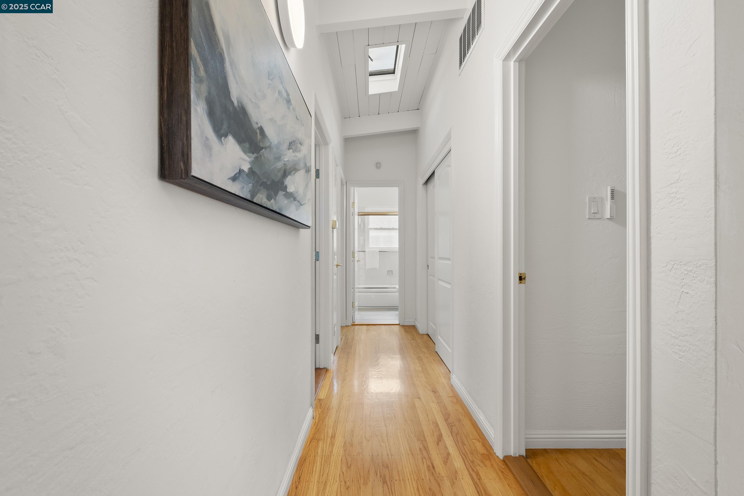 Detail Gallery Image 18 of 41 For 18977 Thornbury Ave, Castro Valley,  CA 94546-3156 - 3 Beds | 2 Baths