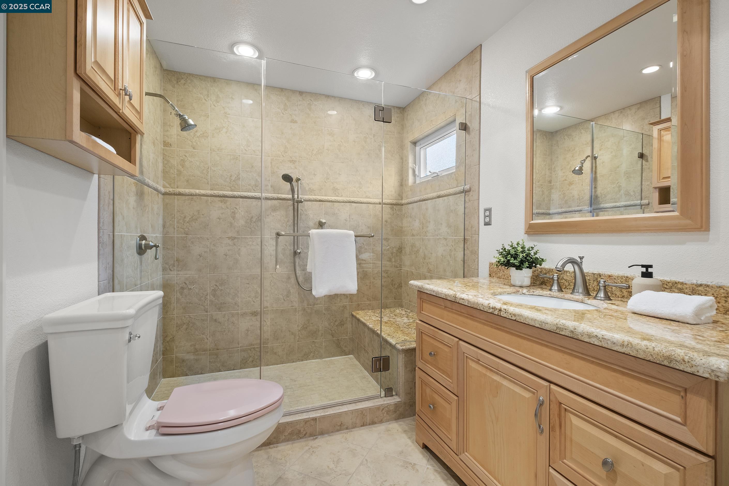 Detail Gallery Image 22 of 41 For 18977 Thornbury Ave, Castro Valley,  CA 94546-3156 - 3 Beds | 2 Baths