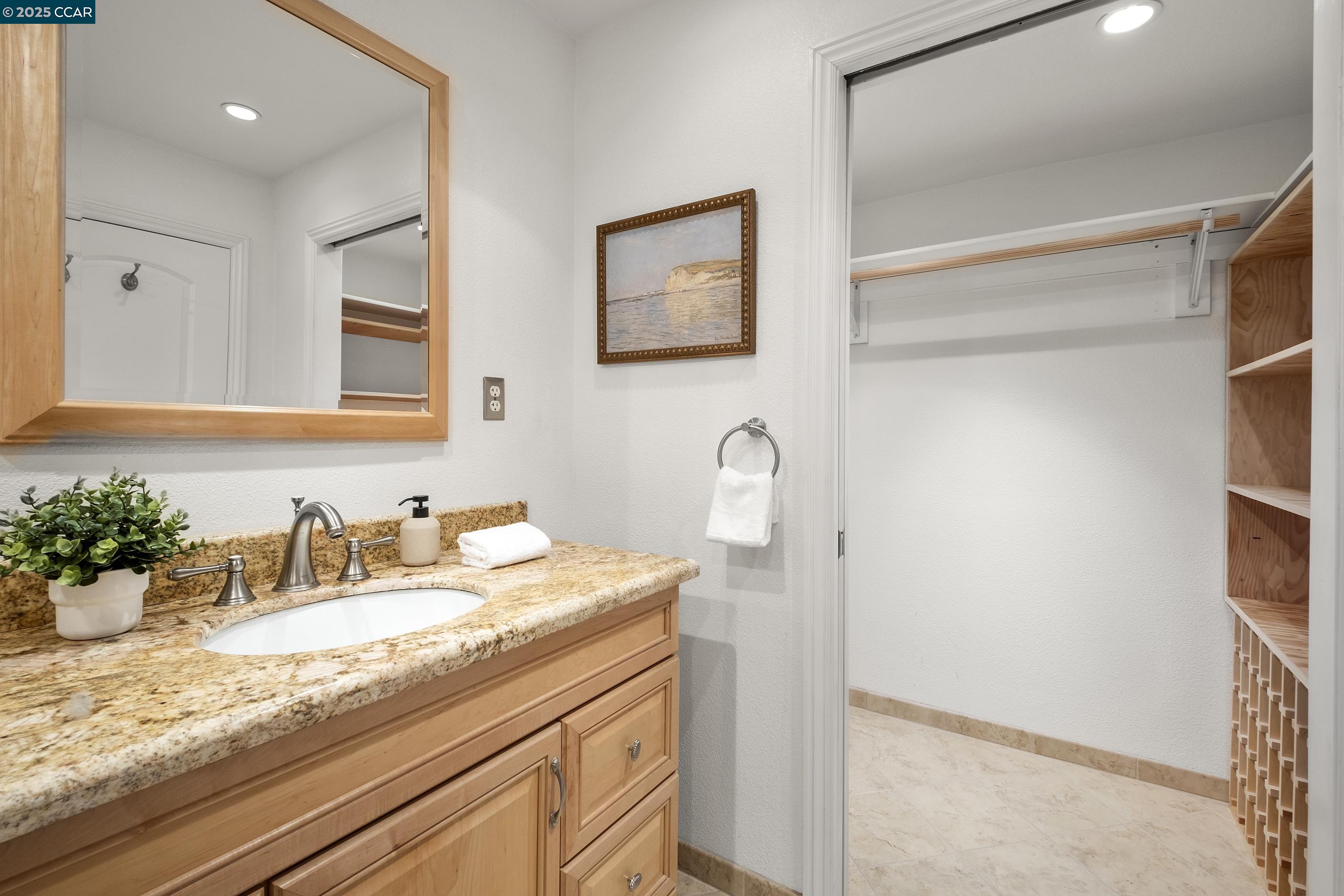 Detail Gallery Image 23 of 41 For 18977 Thornbury Ave, Castro Valley,  CA 94546-3156 - 3 Beds | 2 Baths