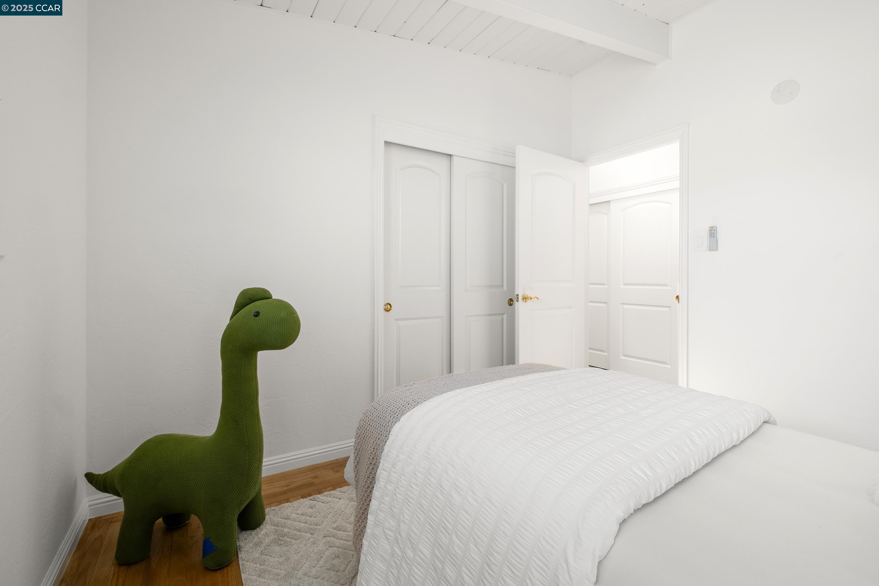 Detail Gallery Image 25 of 41 For 18977 Thornbury Ave, Castro Valley,  CA 94546-3156 - 3 Beds | 2 Baths