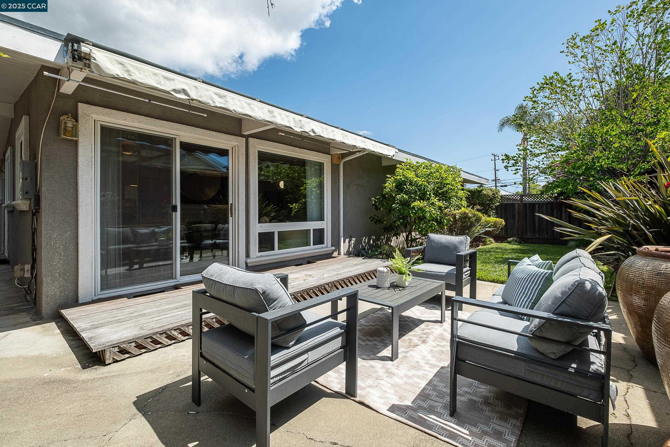 Detail Gallery Image 32 of 41 For 18977 Thornbury Ave, Castro Valley,  CA 94546-3156 - 3 Beds | 2 Baths