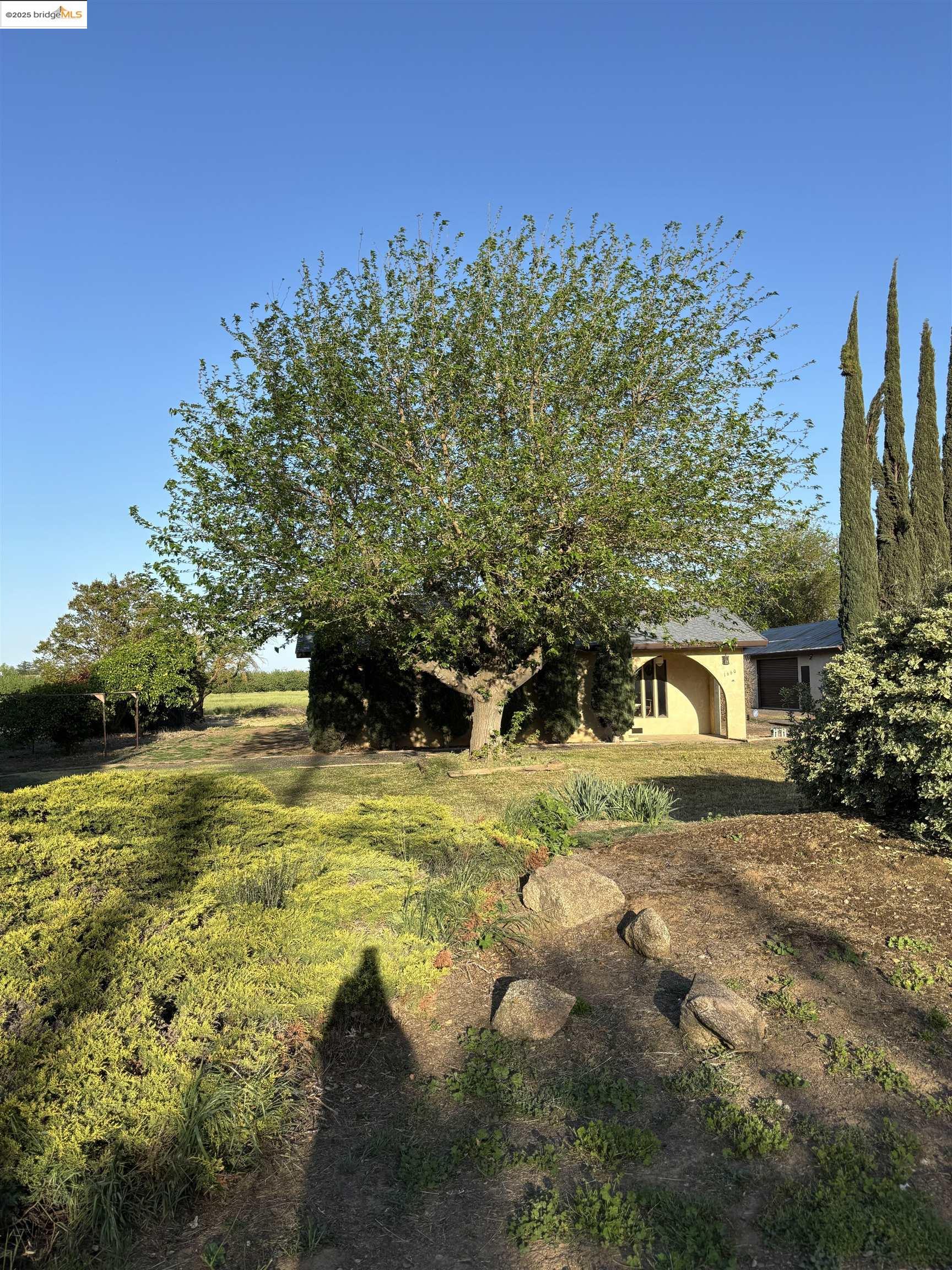 Detail Gallery Image 3 of 29 For 1660 Kibby, Merced,  CA 95340 - 3 Beds | 2 Baths