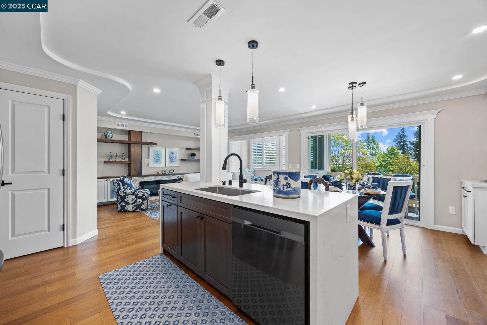 Detail Gallery Image 13 of 60 For 2925 Golden Rain Rd #12,  Walnut Creek,  CA 94595 - 2 Beds | 2 Baths