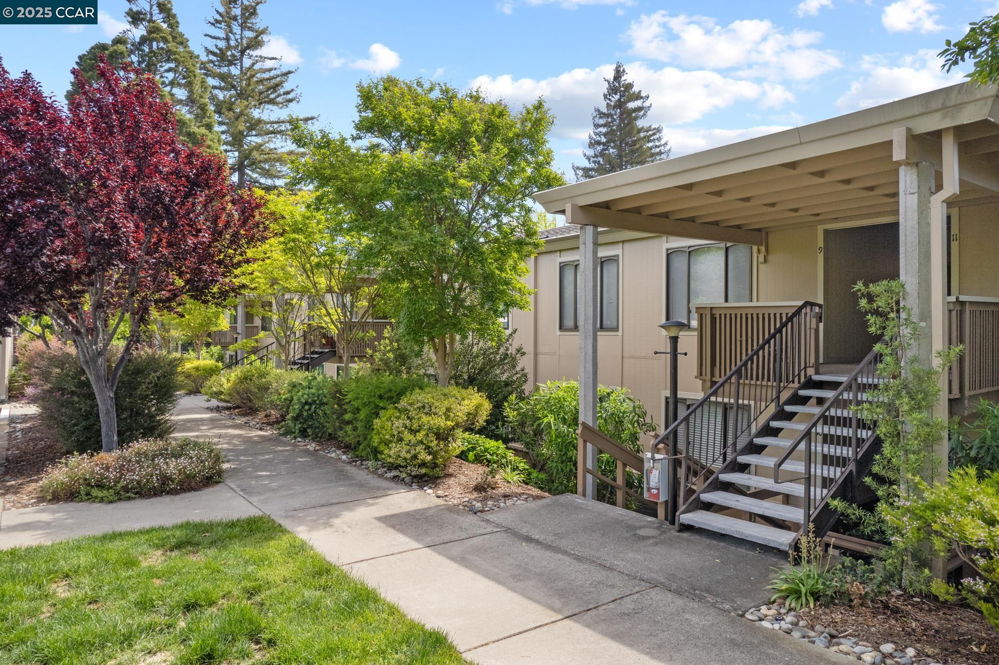 Detail Gallery Image 3 of 60 For 2925 Golden Rain Rd #12,  Walnut Creek,  CA 94595 - 2 Beds | 2 Baths
