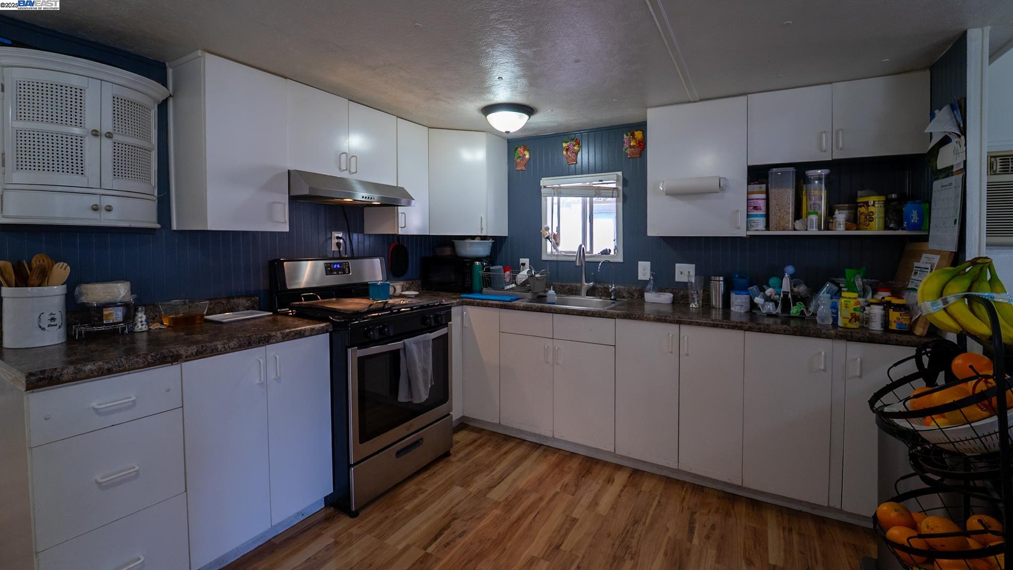 Detail Gallery Image 4 of 10 For 2580 Senter Rd #495,  San Jose,  CA 95111 - 3 Beds | 2 Baths