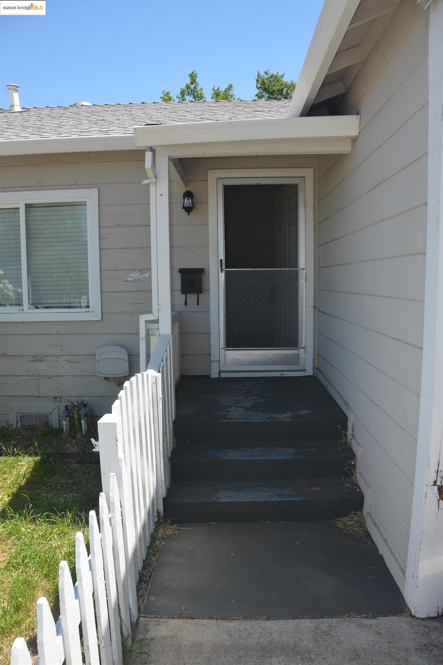 Detail Gallery Image 2 of 27 For 115 Enes Ave, Bay Point,  CA 94565 - 2 Beds | 1 Baths