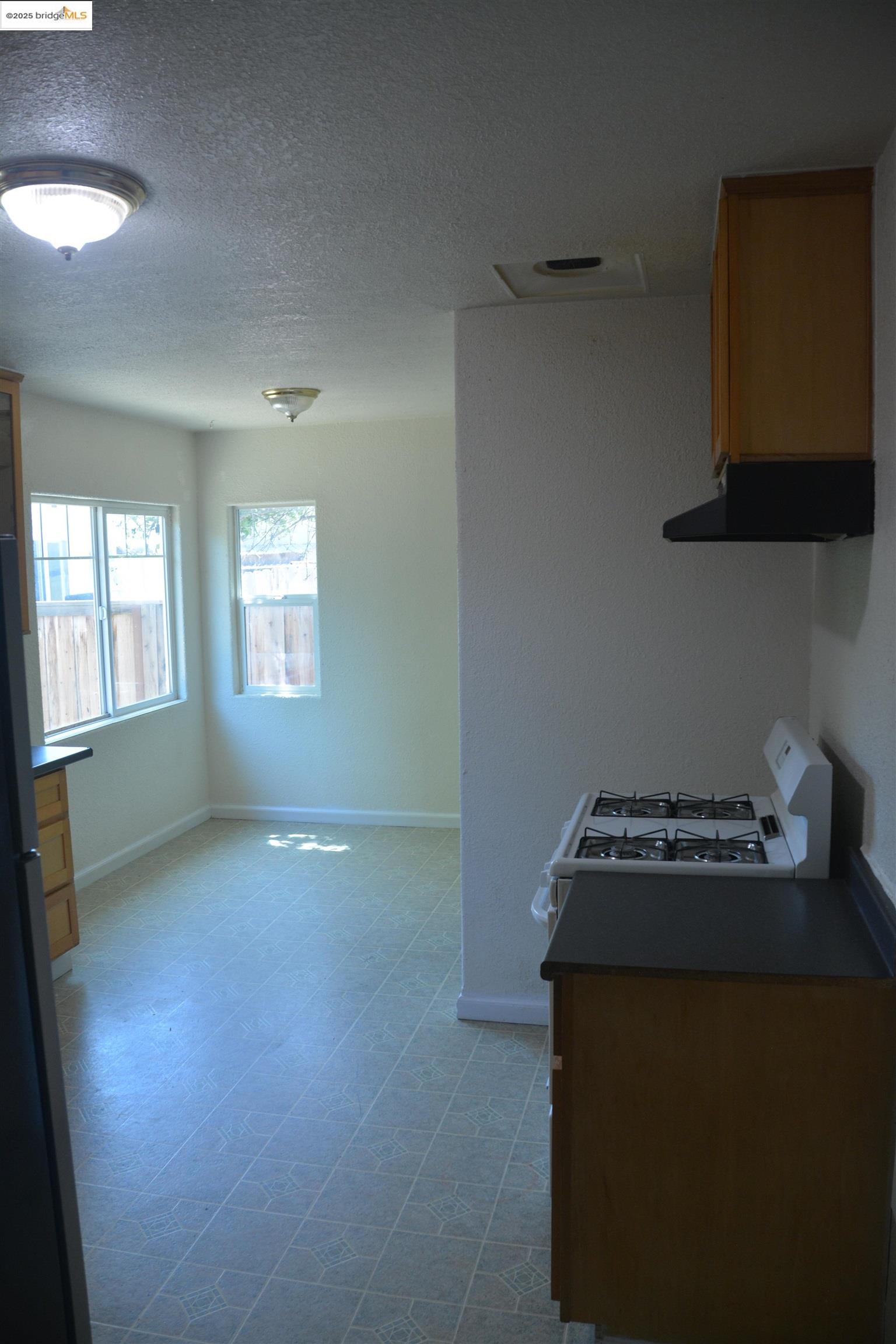 Detail Gallery Image 12 of 27 For 115 Enes Ave, Bay Point,  CA 94565 - 2 Beds | 1 Baths