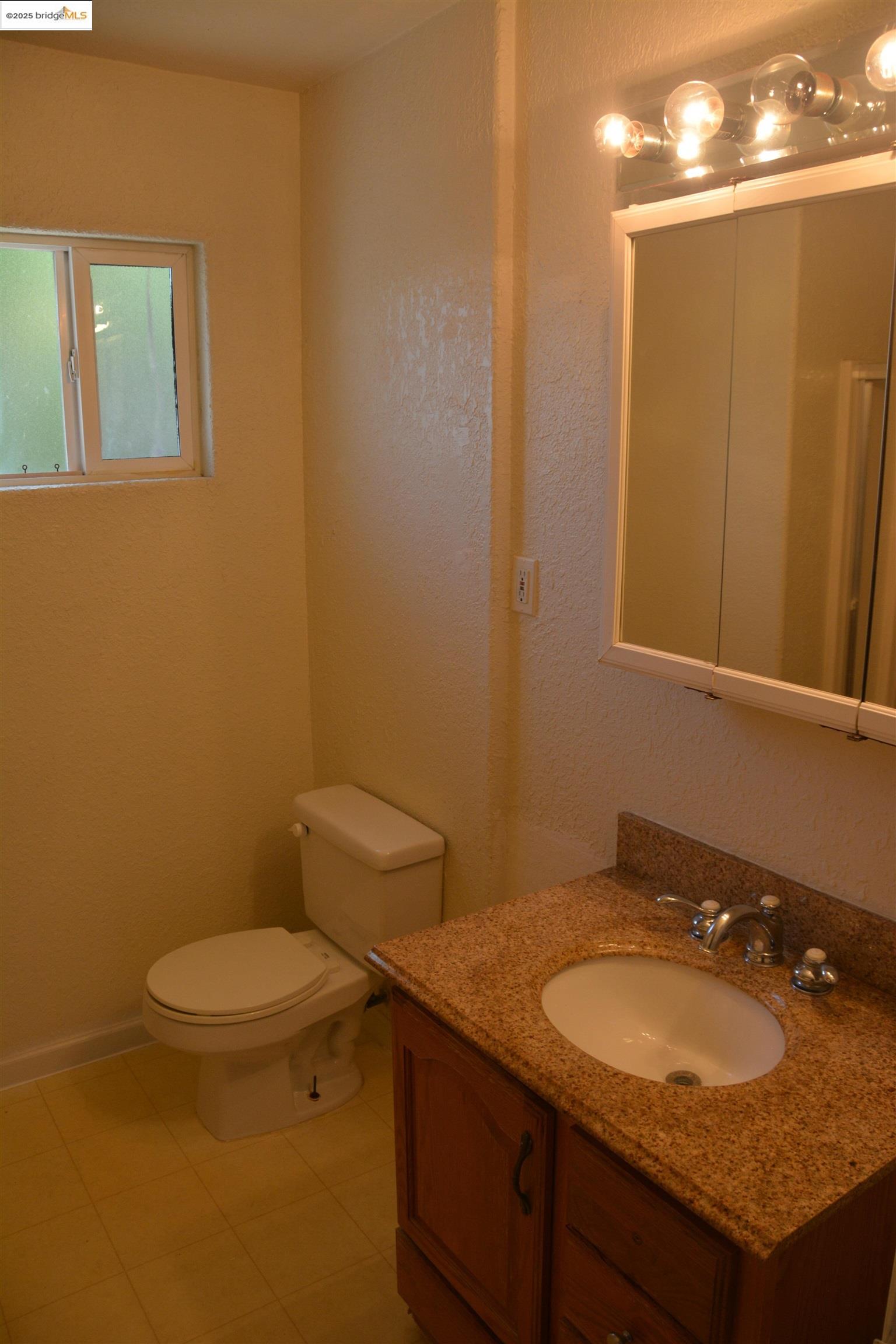 Detail Gallery Image 10 of 27 For 115 Enes Ave, Bay Point,  CA 94565 - 2 Beds | 1 Baths