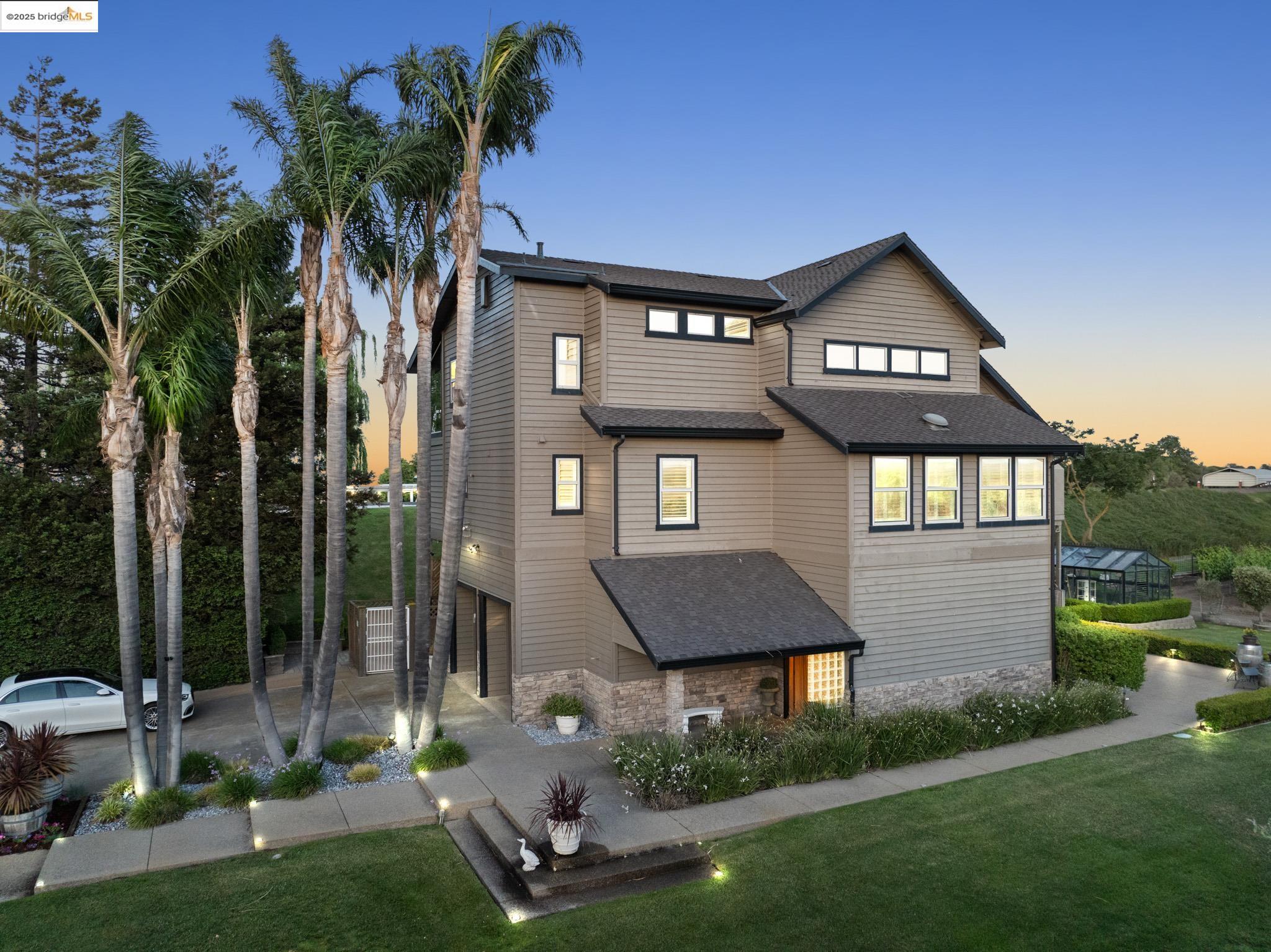 Detail Gallery Image 3 of 60 For 17035 Terminous Rd, Isleton,  CA 95641 - 3 Beds | 3 Baths
