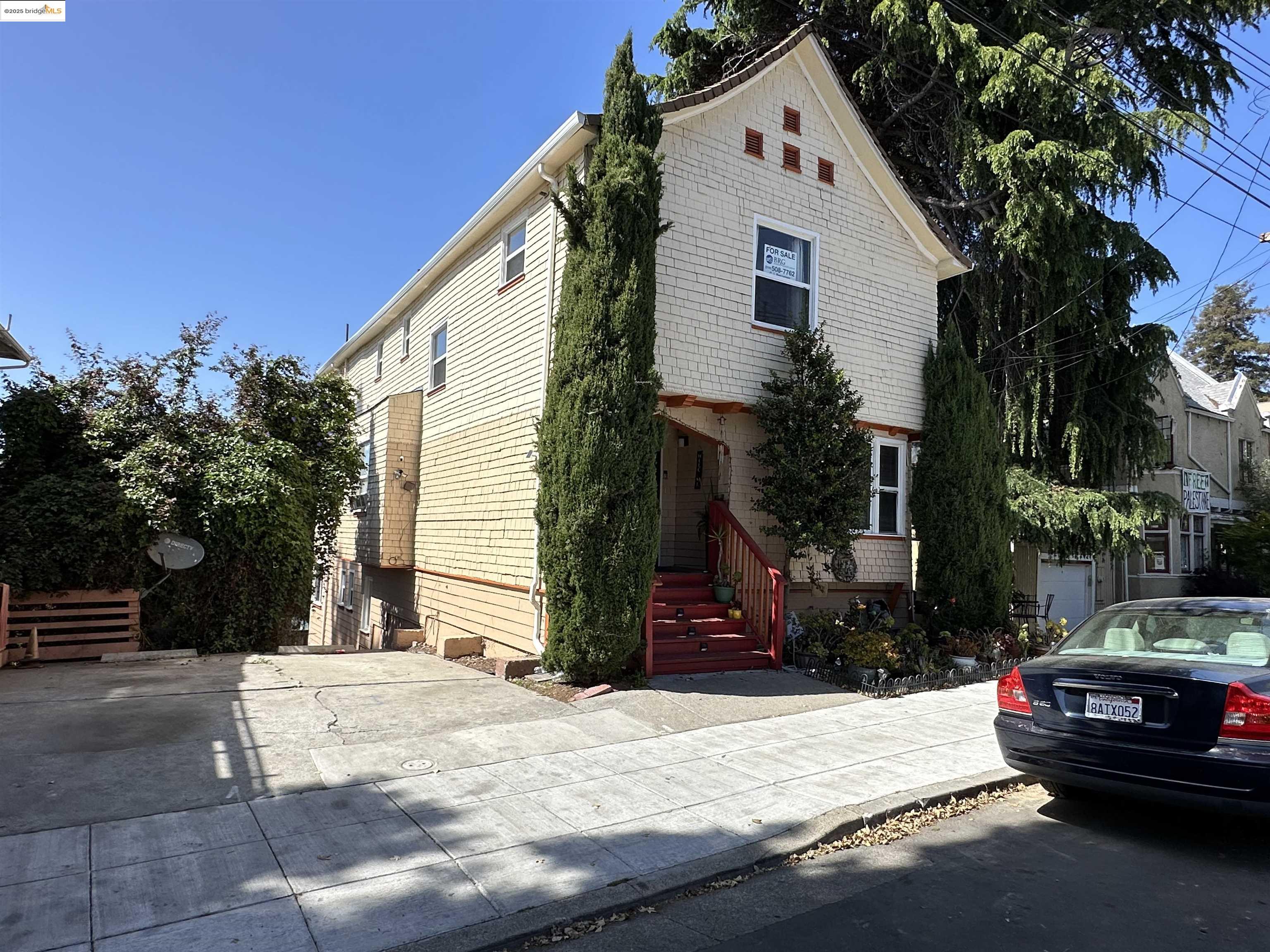 Detail Gallery Image 2 of 24 For 337-341 Oakland Avenue, Oakland,  CA 94611 - – Beds | – Baths