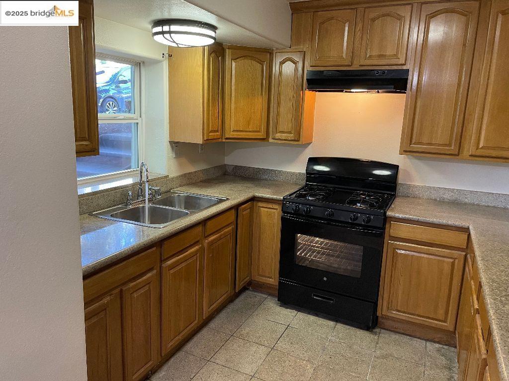 Detail Gallery Image 10 of 24 For 337-341 Oakland Avenue, Oakland,  CA 94611 - – Beds | – Baths
