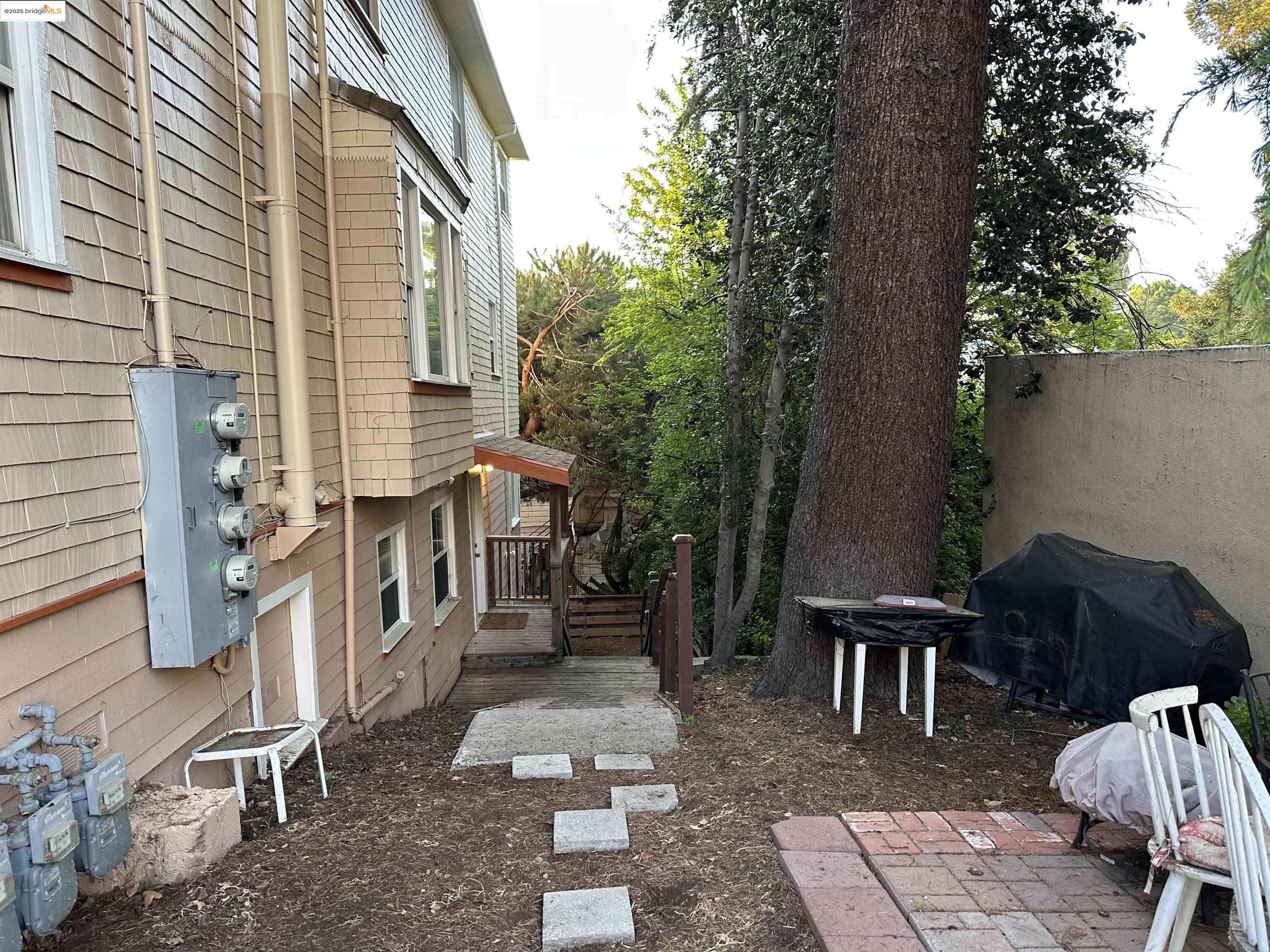 Detail Gallery Image 9 of 24 For 337-341 Oakland Avenue, Oakland,  CA 94611 - – Beds | – Baths