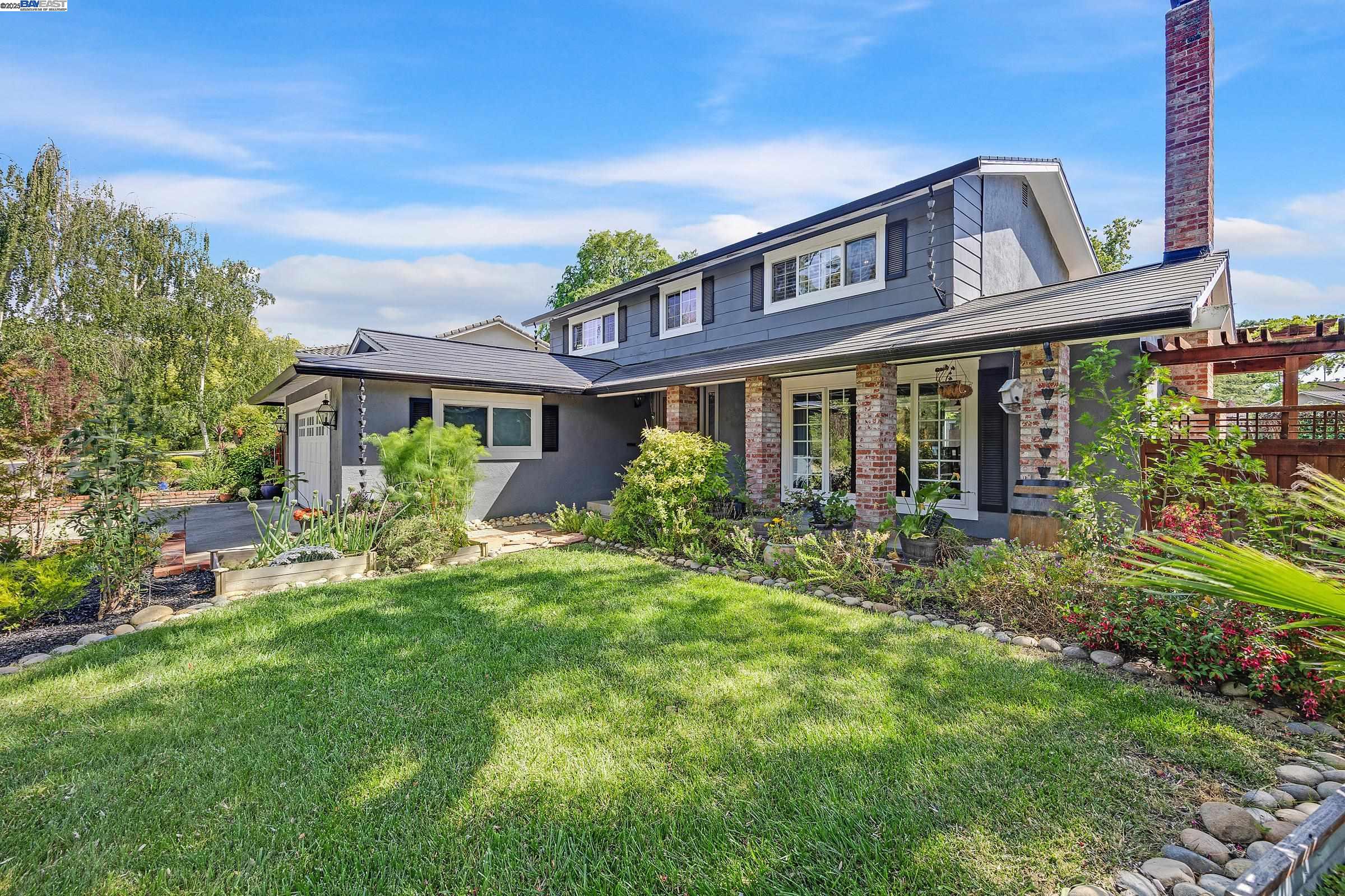 Detail Gallery Image 1 of 37 For 911 Kottinger Dr, Pleasanton,  CA 94566 - 4 Beds | 3 Baths