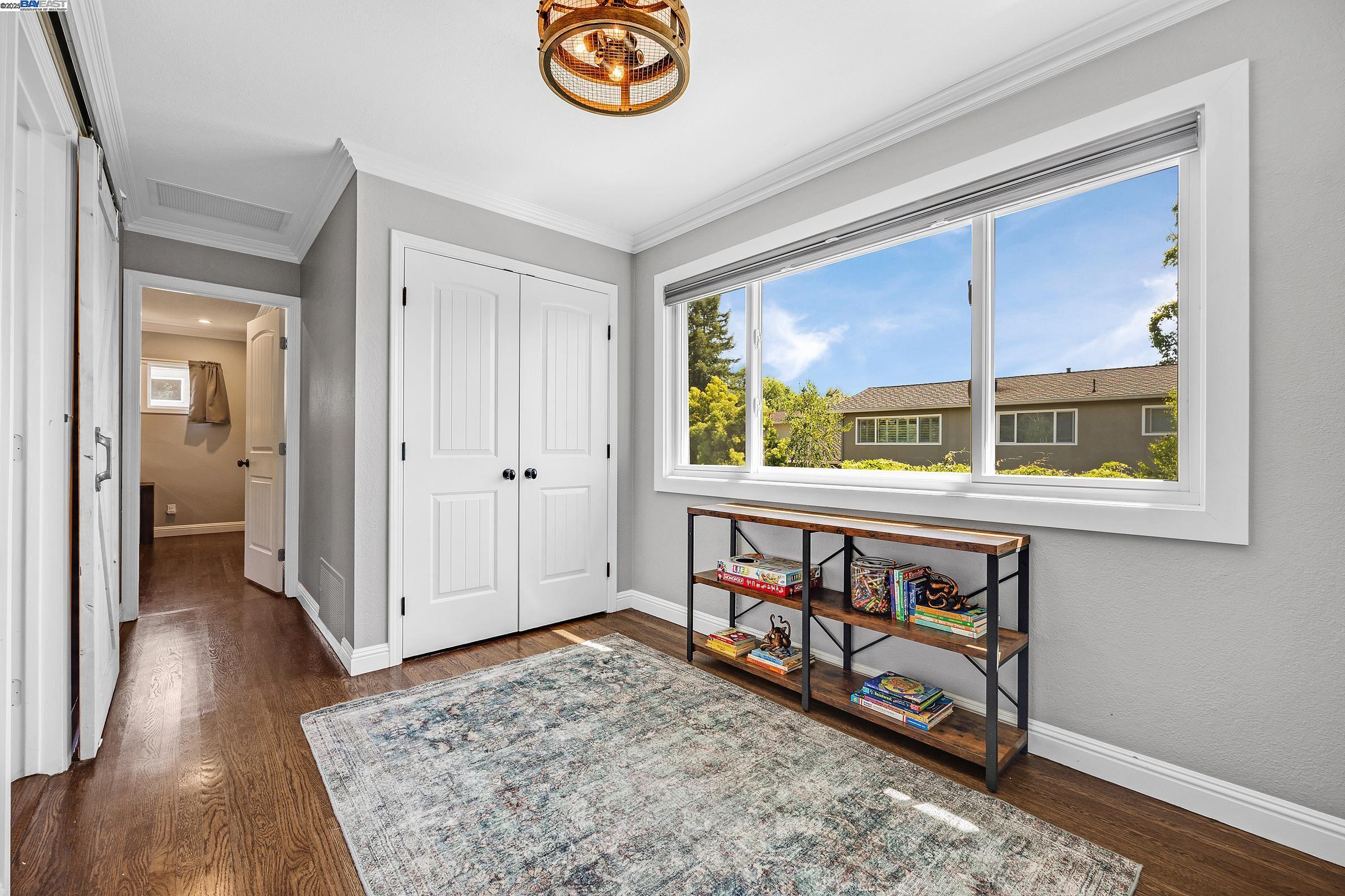 Detail Gallery Image 16 of 37 For 911 Kottinger Dr, Pleasanton,  CA 94566 - 4 Beds | 3 Baths