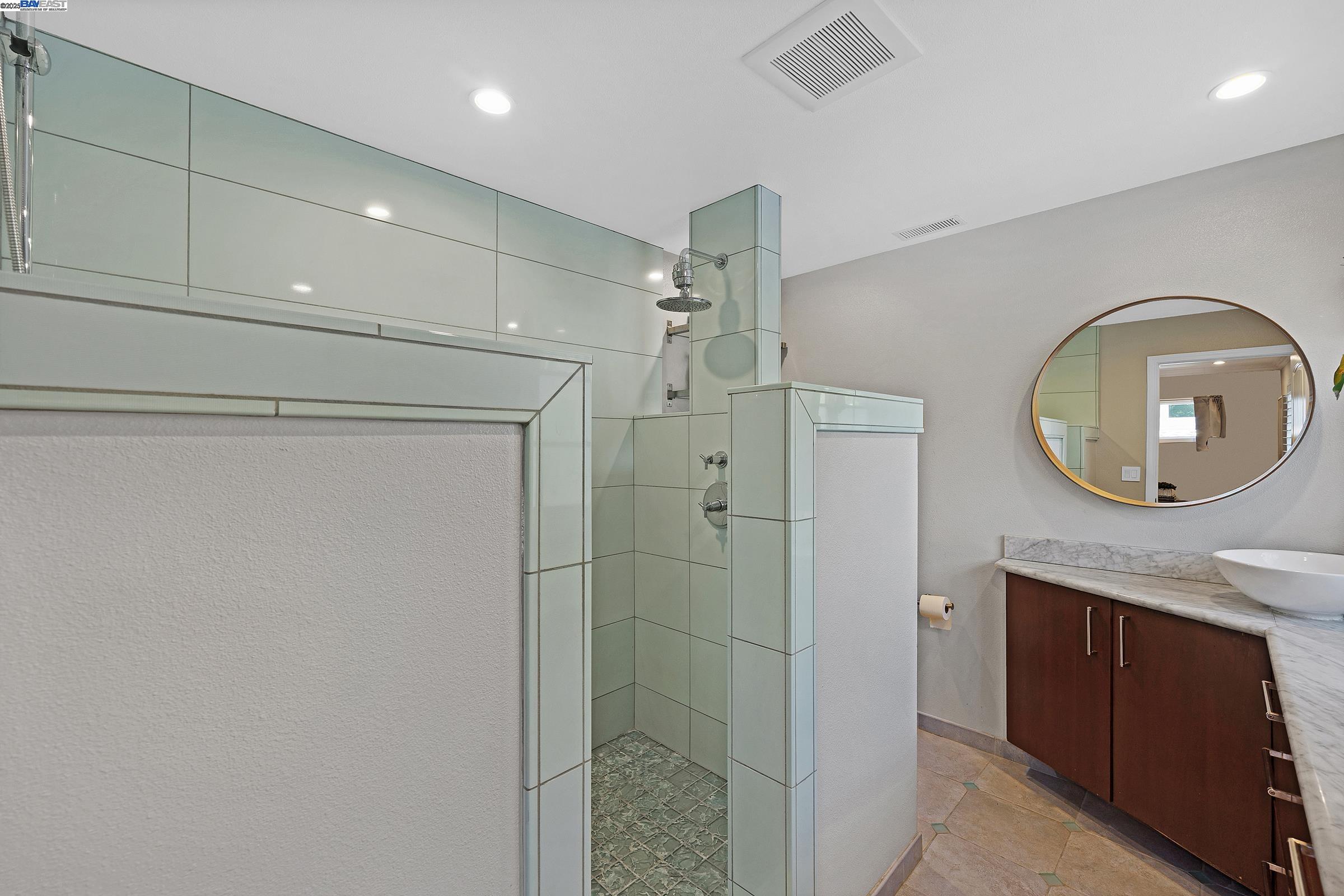 Detail Gallery Image 18 of 37 For 911 Kottinger Dr, Pleasanton,  CA 94566 - 4 Beds | 3 Baths