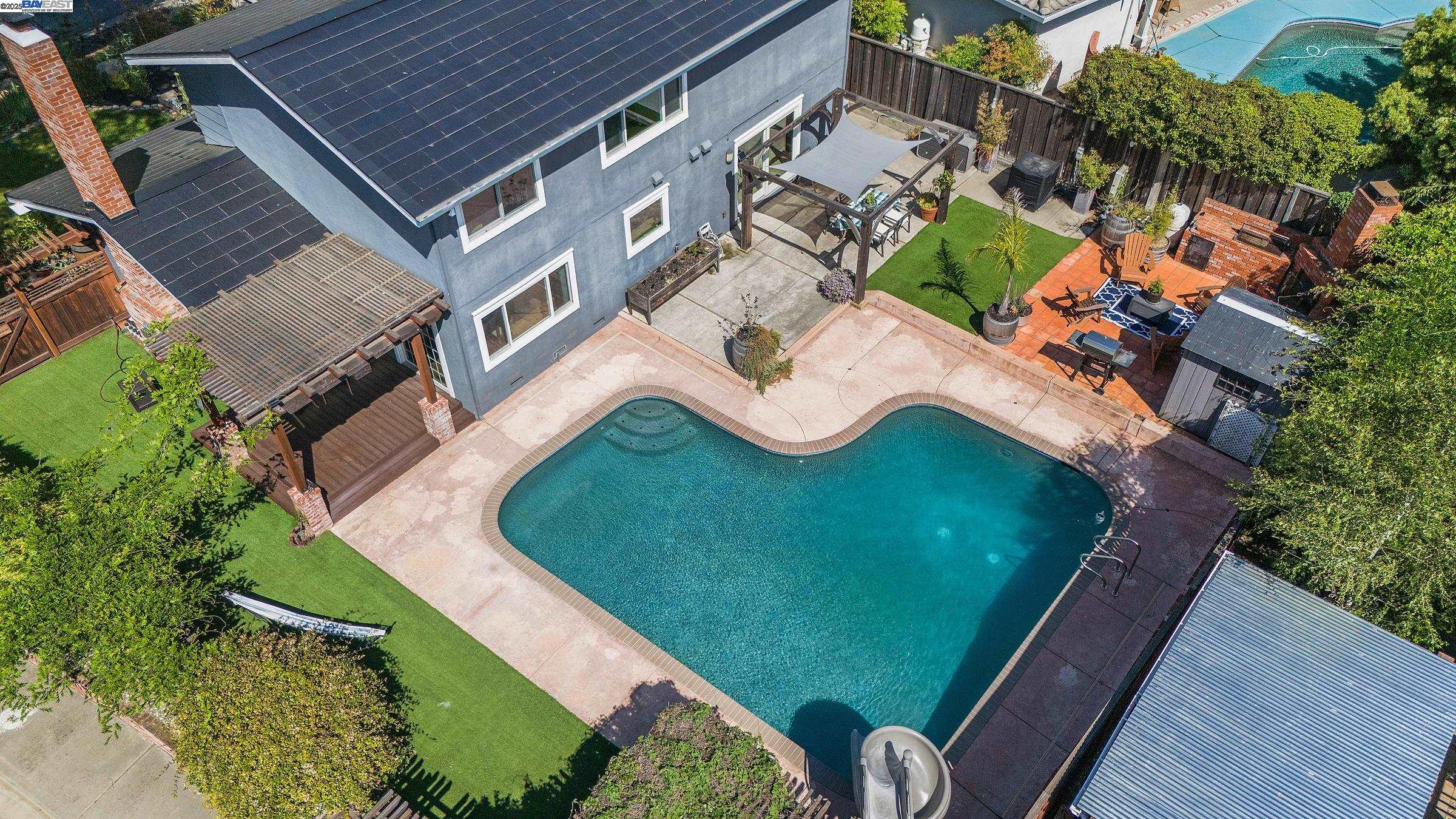 Detail Gallery Image 3 of 37 For 911 Kottinger Dr, Pleasanton,  CA 94566 - 4 Beds | 3 Baths