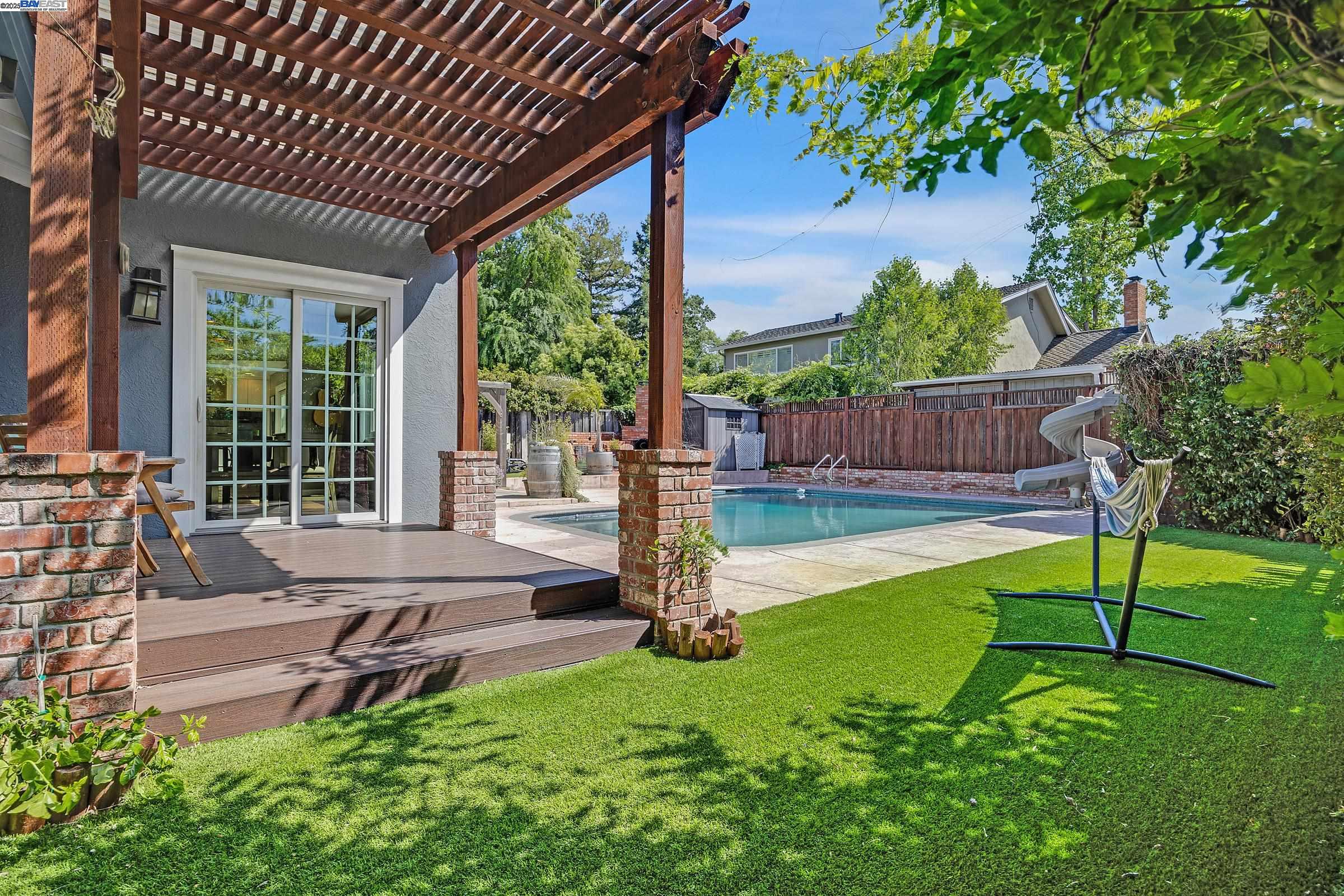 Detail Gallery Image 25 of 37 For 911 Kottinger Dr, Pleasanton,  CA 94566 - 4 Beds | 3 Baths
