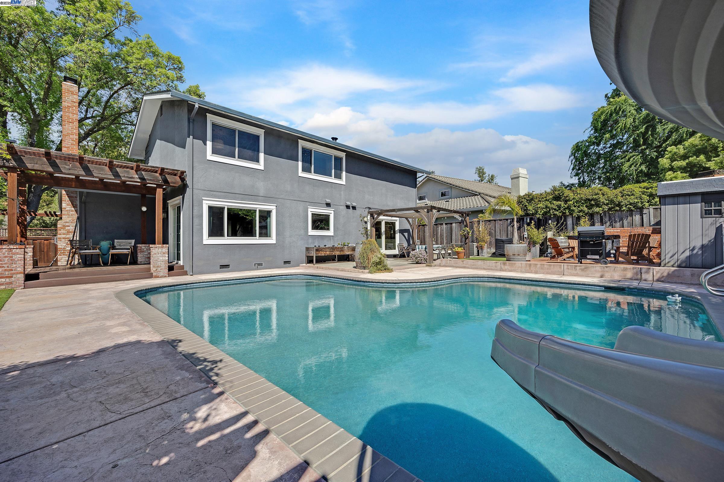 Detail Gallery Image 26 of 37 For 911 Kottinger Dr, Pleasanton,  CA 94566 - 4 Beds | 3 Baths