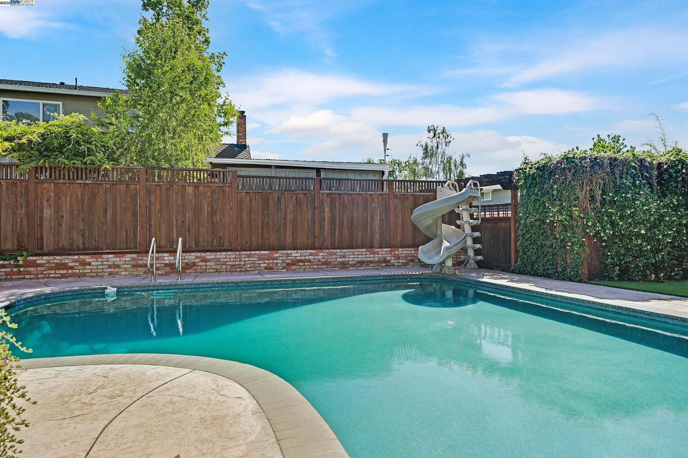 Detail Gallery Image 30 of 37 For 911 Kottinger Dr, Pleasanton,  CA 94566 - 4 Beds | 3 Baths