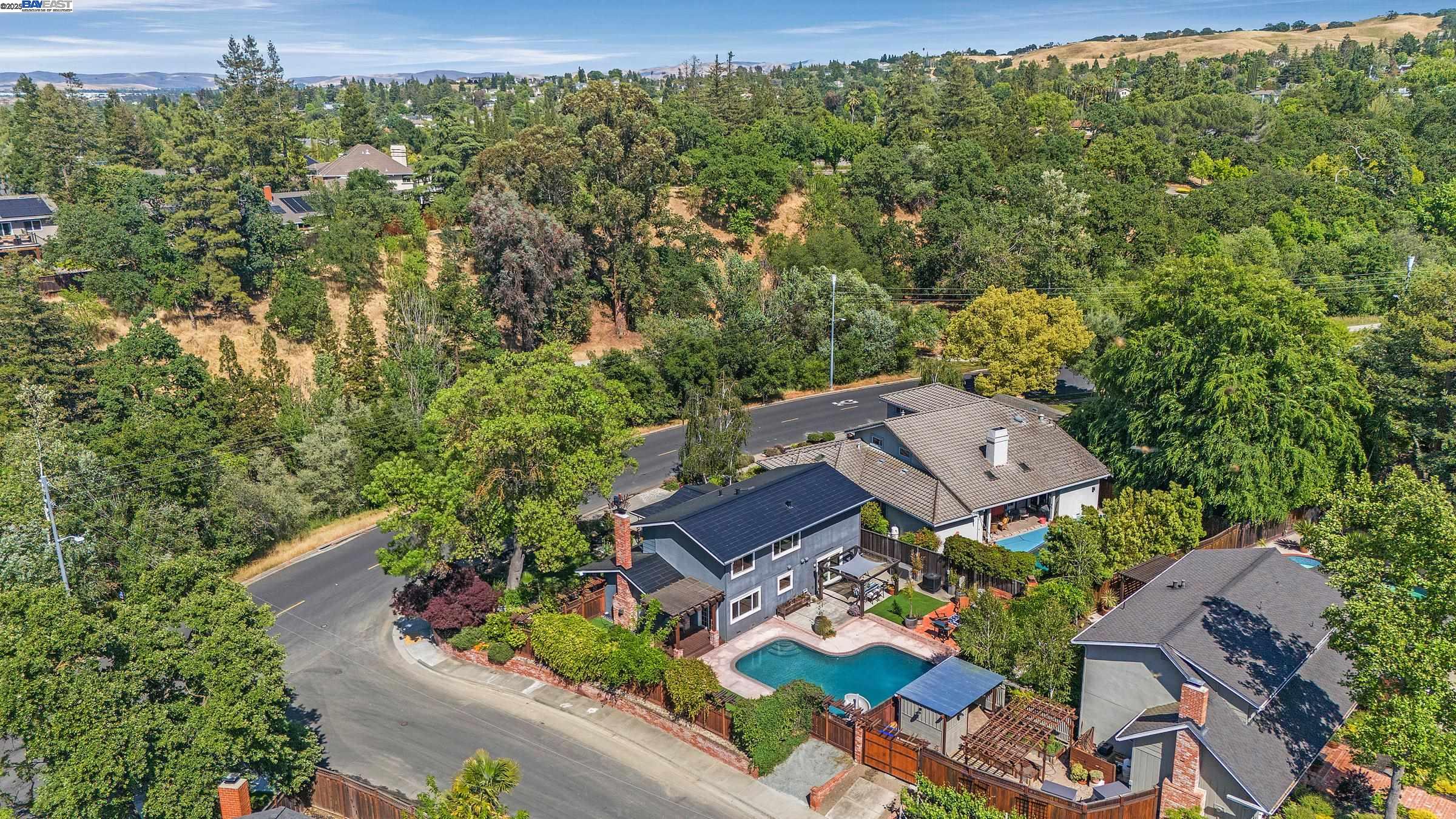Detail Gallery Image 35 of 37 For 911 Kottinger Dr, Pleasanton,  CA 94566 - 4 Beds | 3 Baths