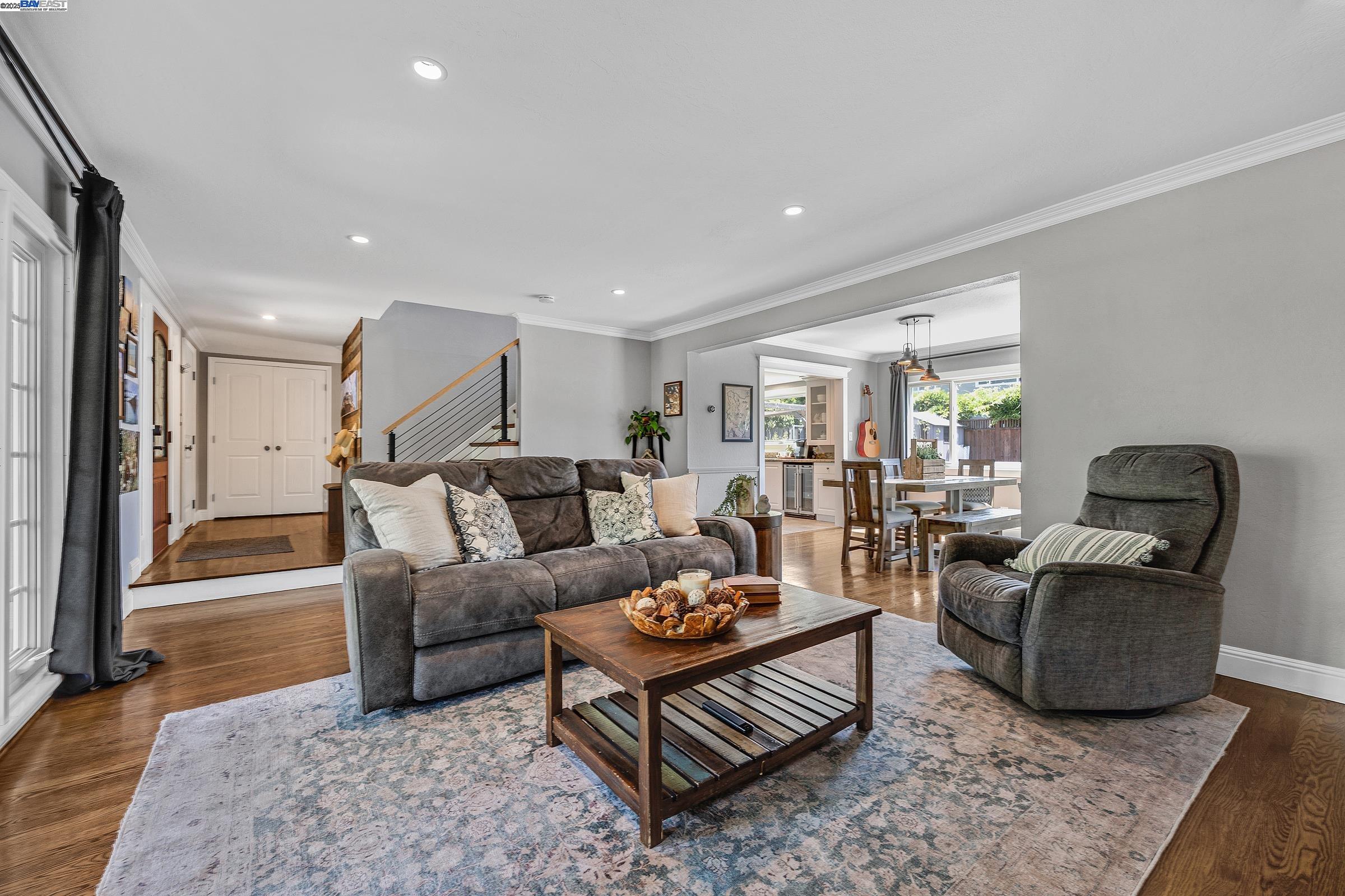 Detail Gallery Image 6 of 37 For 911 Kottinger Dr, Pleasanton,  CA 94566 - 4 Beds | 3 Baths