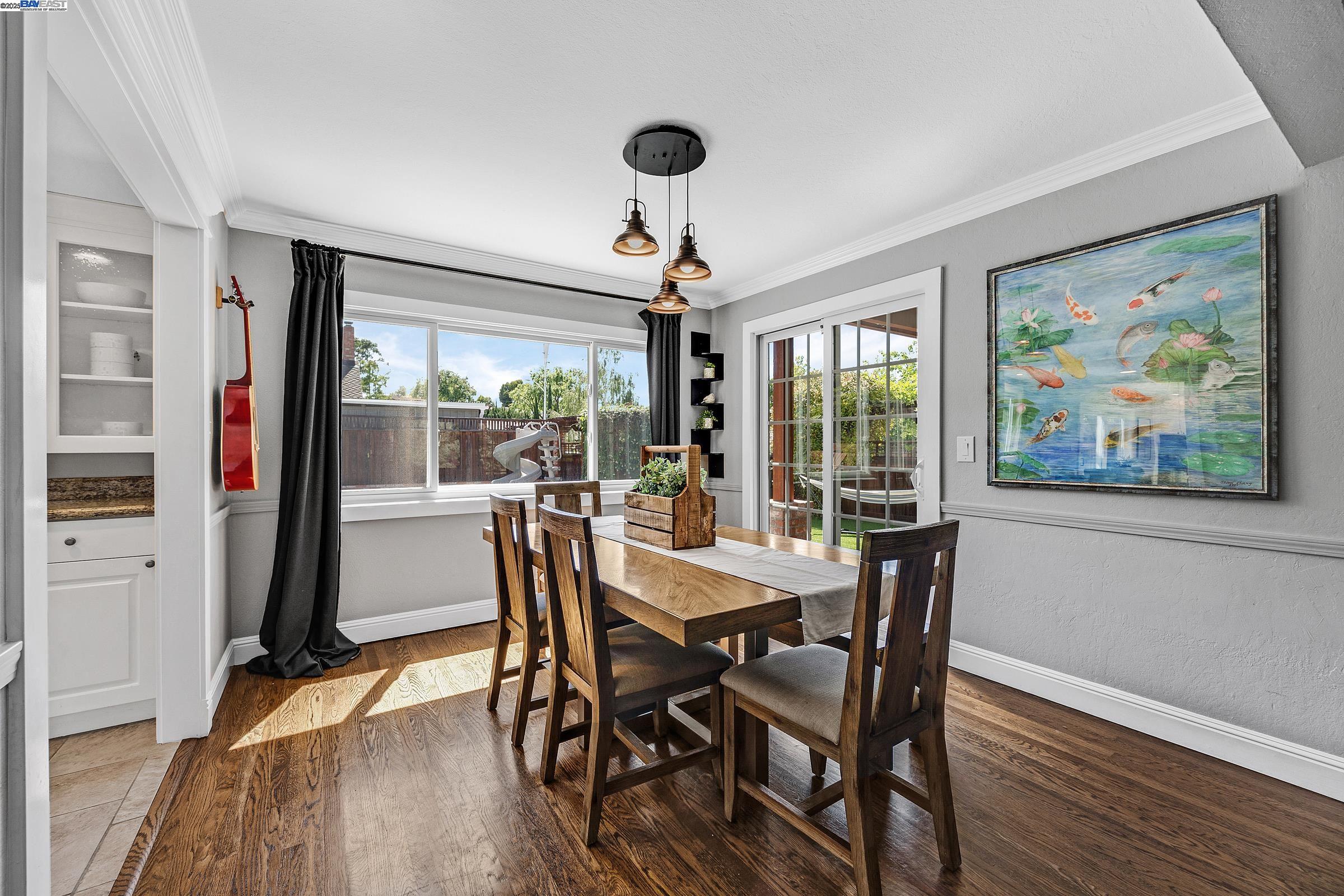 Detail Gallery Image 7 of 37 For 911 Kottinger Dr, Pleasanton,  CA 94566 - 4 Beds | 3 Baths